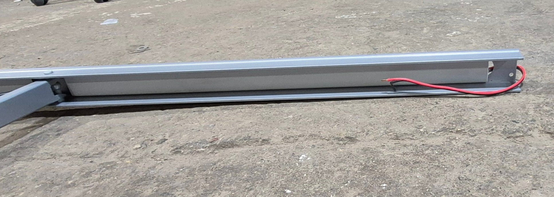 Used Dometic 9100 Power Awning Arm Standard Model RH Power 65 1/2" with Adjustable Pitch Arm 8952002.400P - Young Farts RV Parts