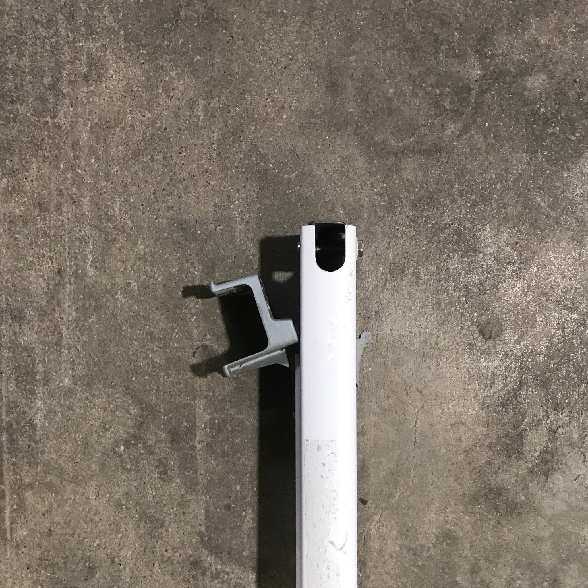 Used Dometic / A&E 8500 Awning Single Manual Arm - Young Farts RV Parts