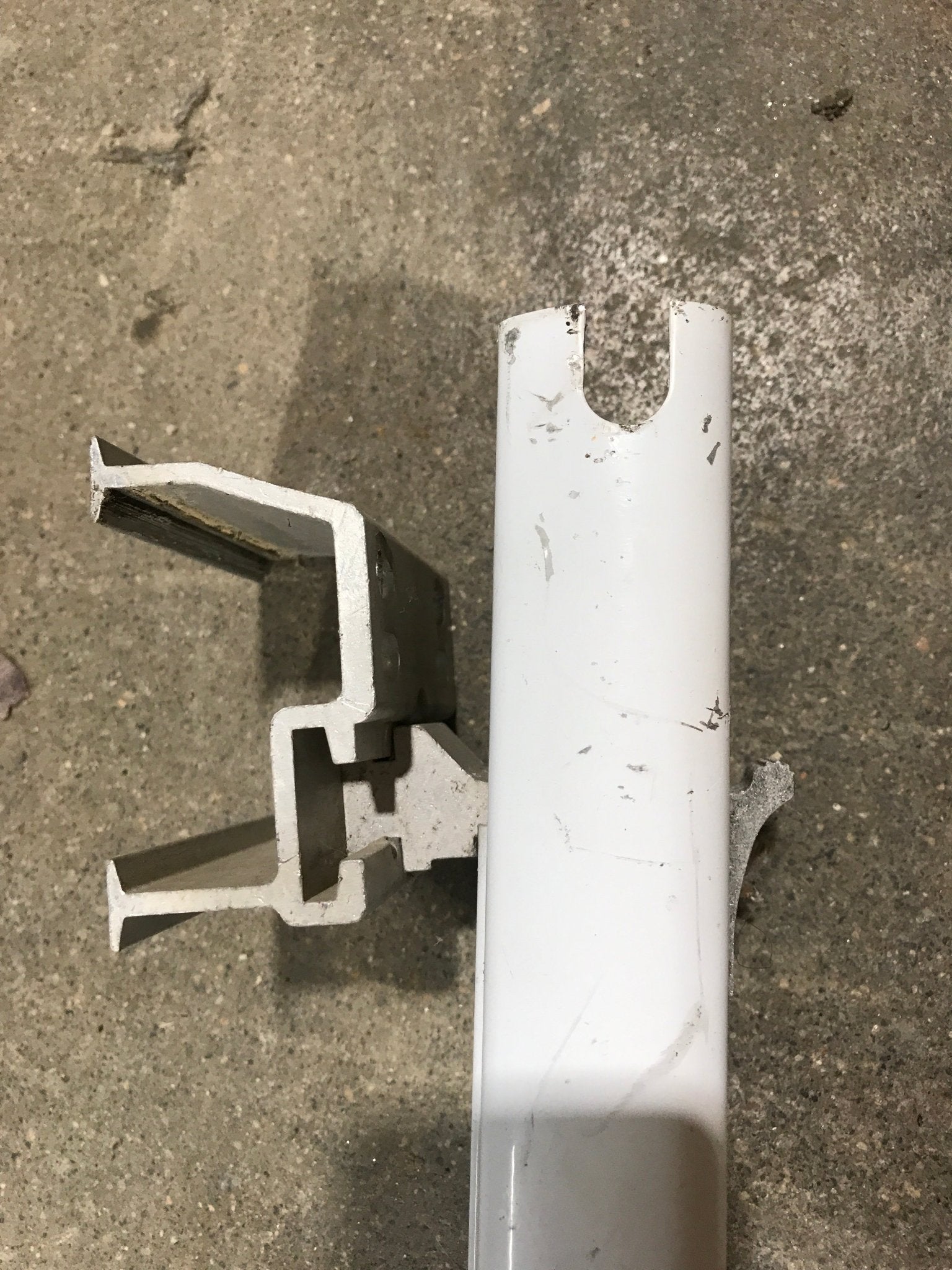 Used Dometic / A&E 8500 Awning Single Manual Arm - Young Farts RV Parts