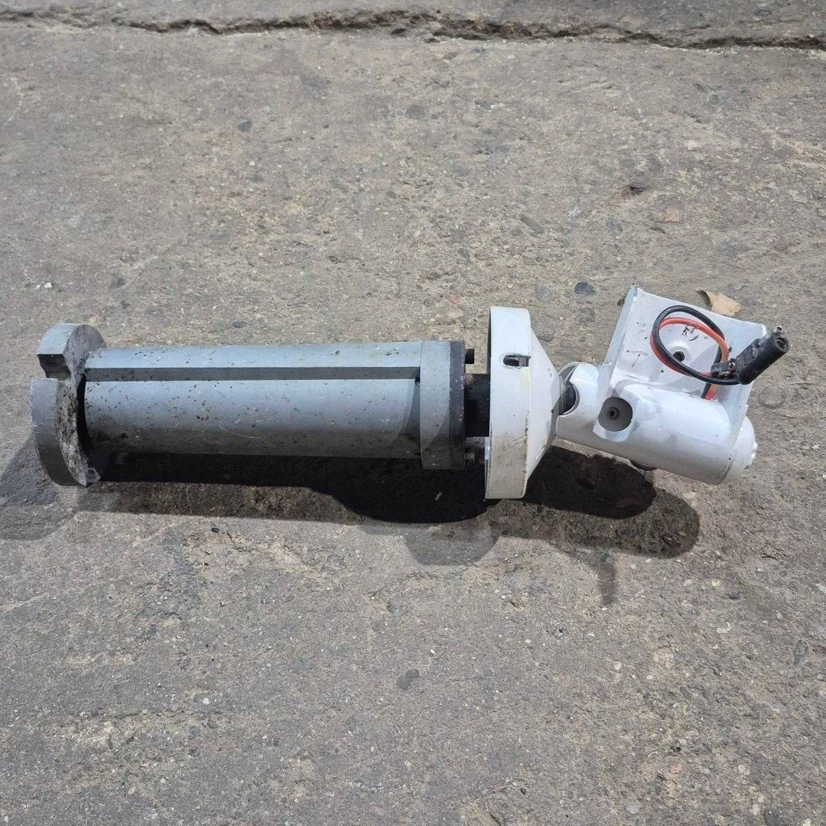 Used Dometic/ A&E Drive Head Assembly, White - WeatherPro , 3307923.115B - Young Farts RV Parts