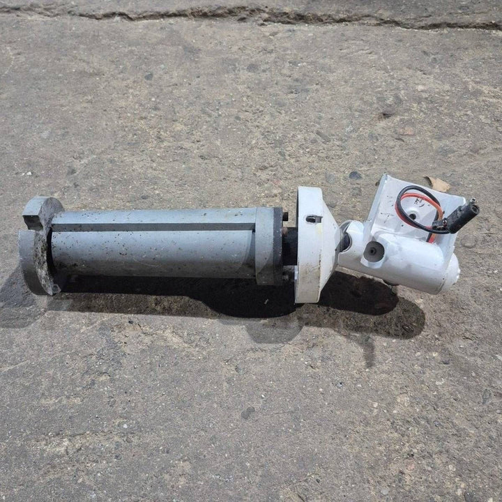 Used Dometic/ A&E Drive Head Assembly, White - WeatherPro , 3307923.115B - Young Farts RV Parts