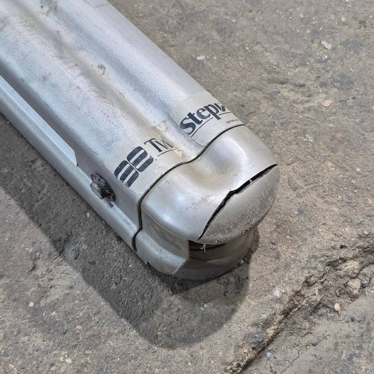 Used Dometic Awning Arm, Idler (Rear) Non - Powered, Silver (Satin), 65 1/2
