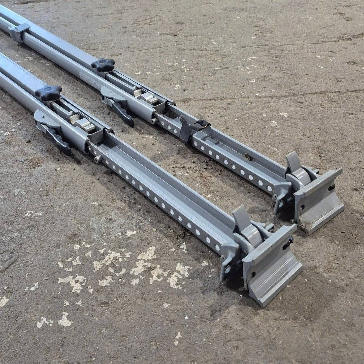 Used Dometic Awning Arm Set, Silver (Satin), 61