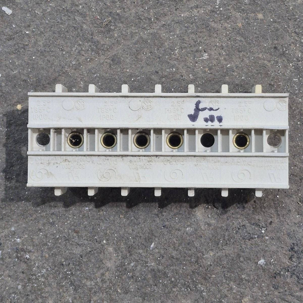 Used Dometic Block Terminal - 2932592013 - Young Farts RV Parts