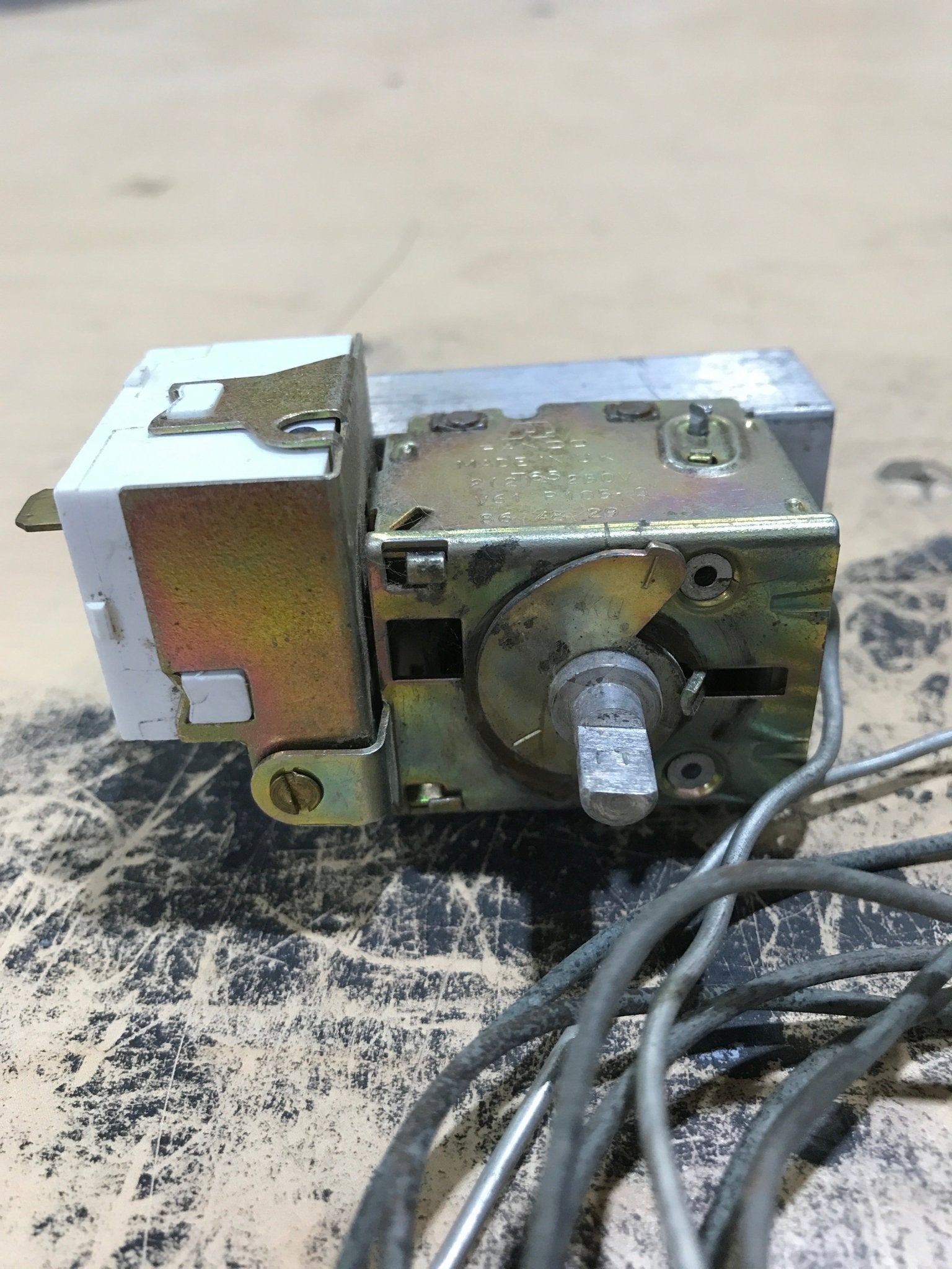 Used Dometic Combo Thermostat 2007199009 - Young Farts RV Parts