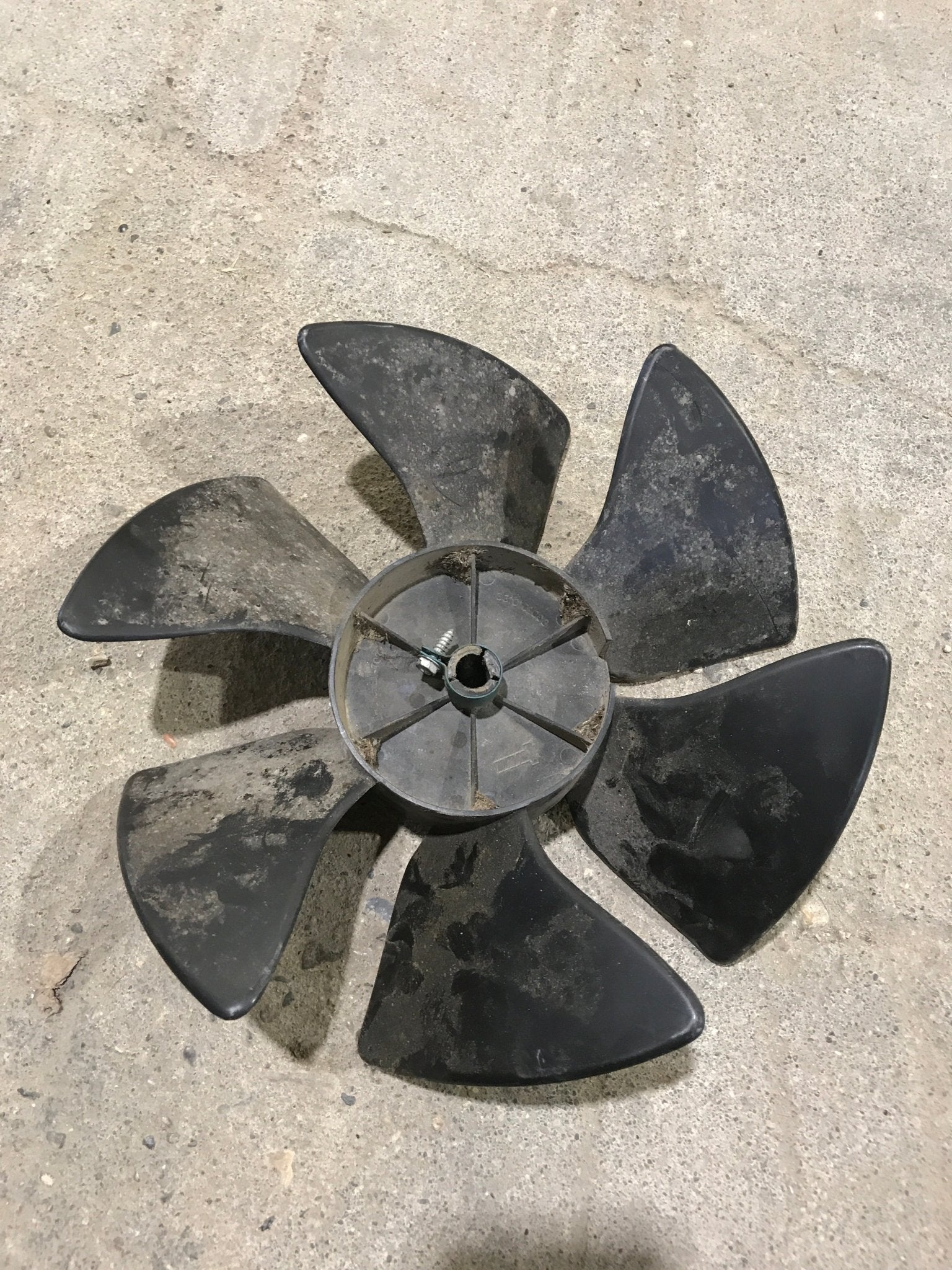 Used Dometic Duo - Therm Conditioner Condenser Fan Blade Only - 3310709.005 - Young Farts RV Parts