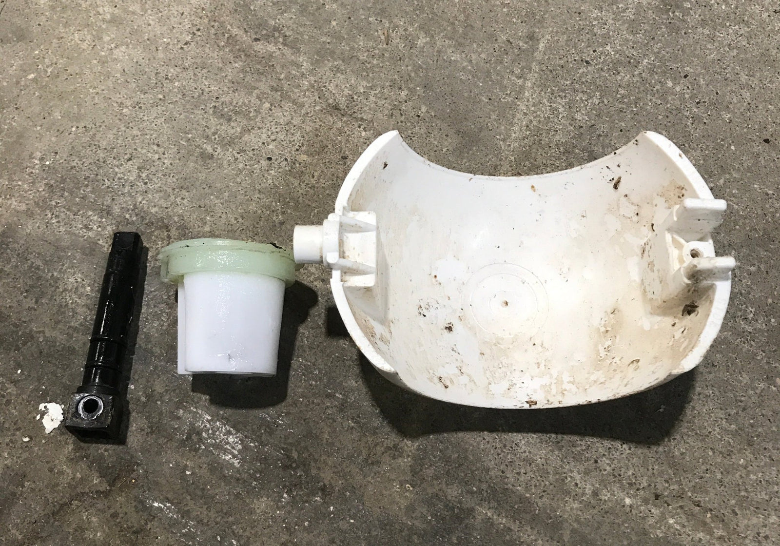 Used Dometic Flush Ball & Shaft - 385318162 - Young Farts RV Parts