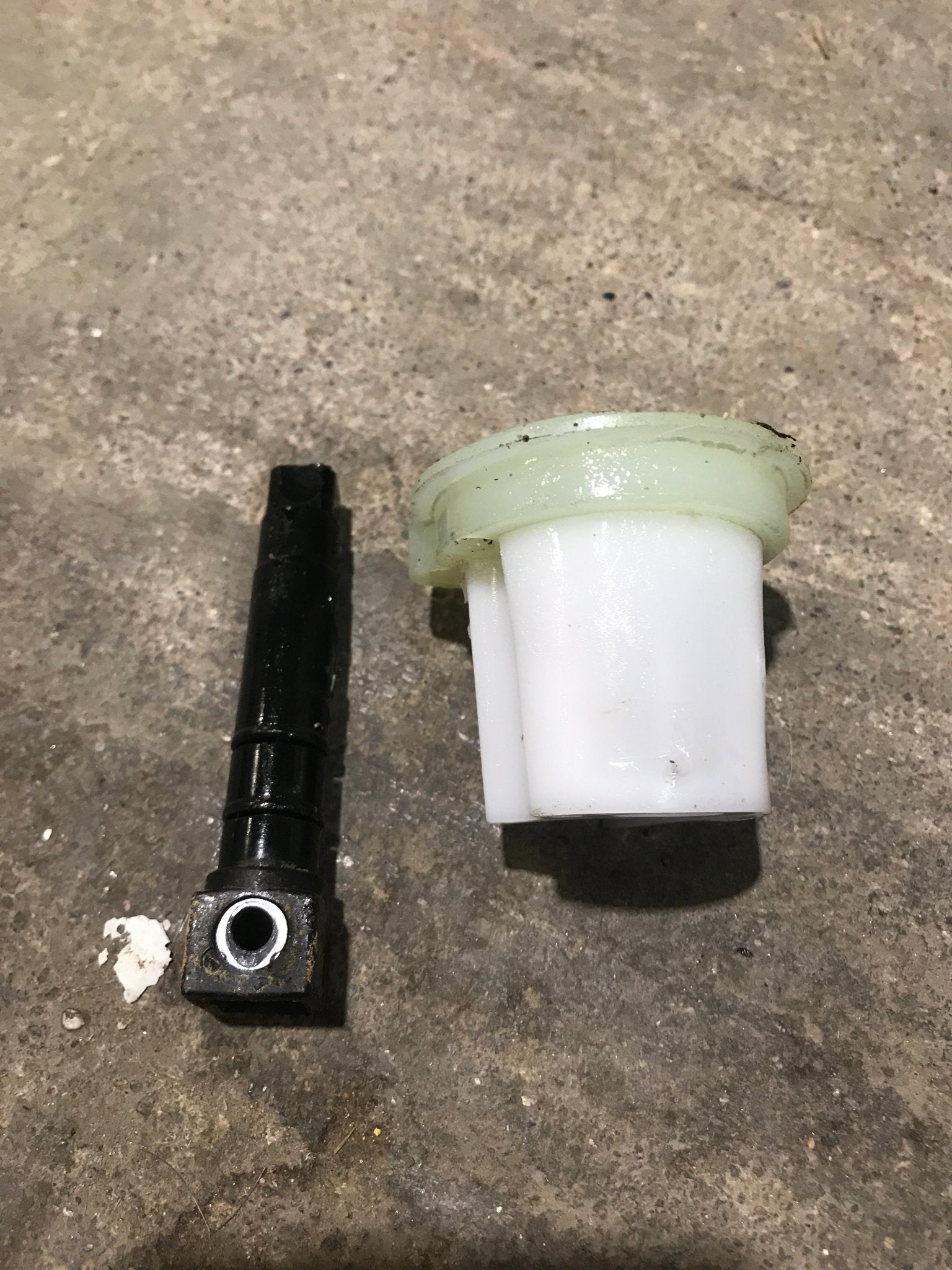 Used Dometic Flush Ball & Shaft - 385318162 - Young Farts RV Parts