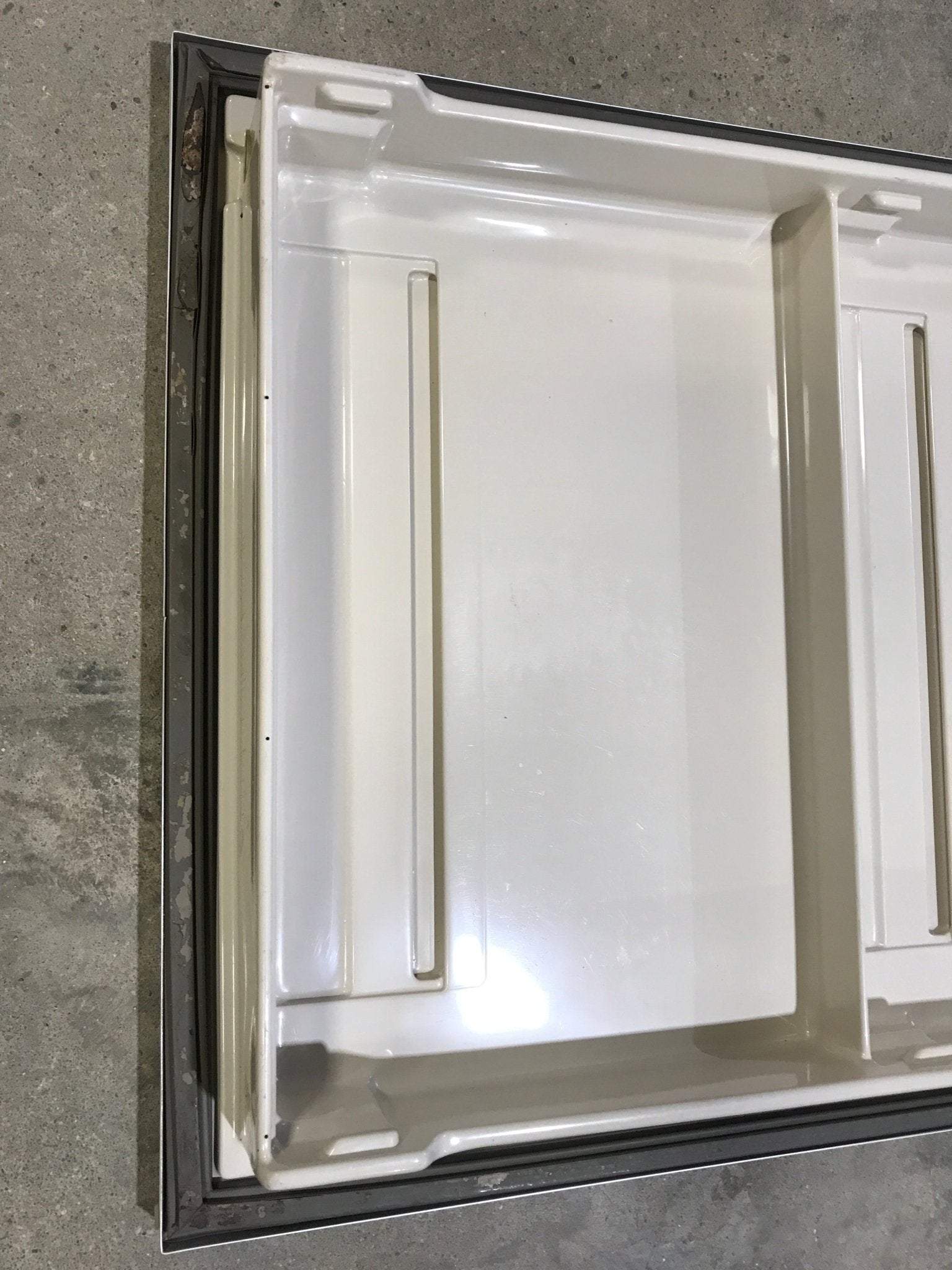 Used Dometic Refrigerator Door 2930929142 - 24 3/8