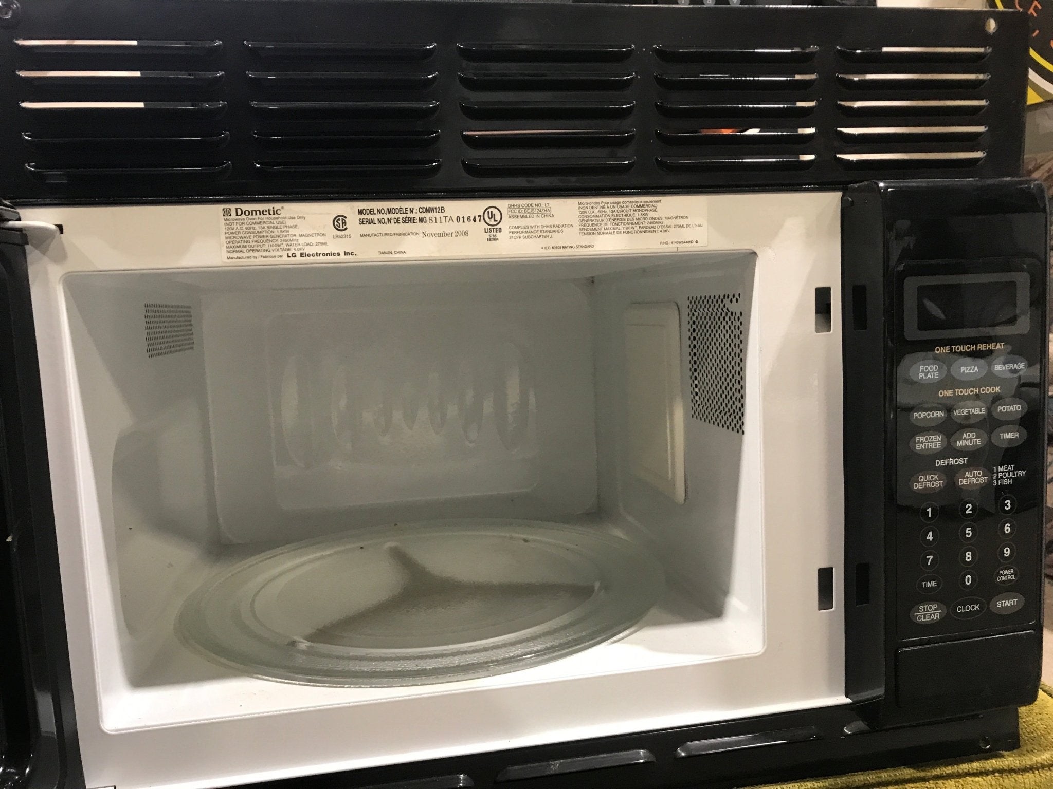 Used Dometic RV Microwave 20 1/4" W x 13 1/4" H x 14 1/2" D - Young Farts RV Parts