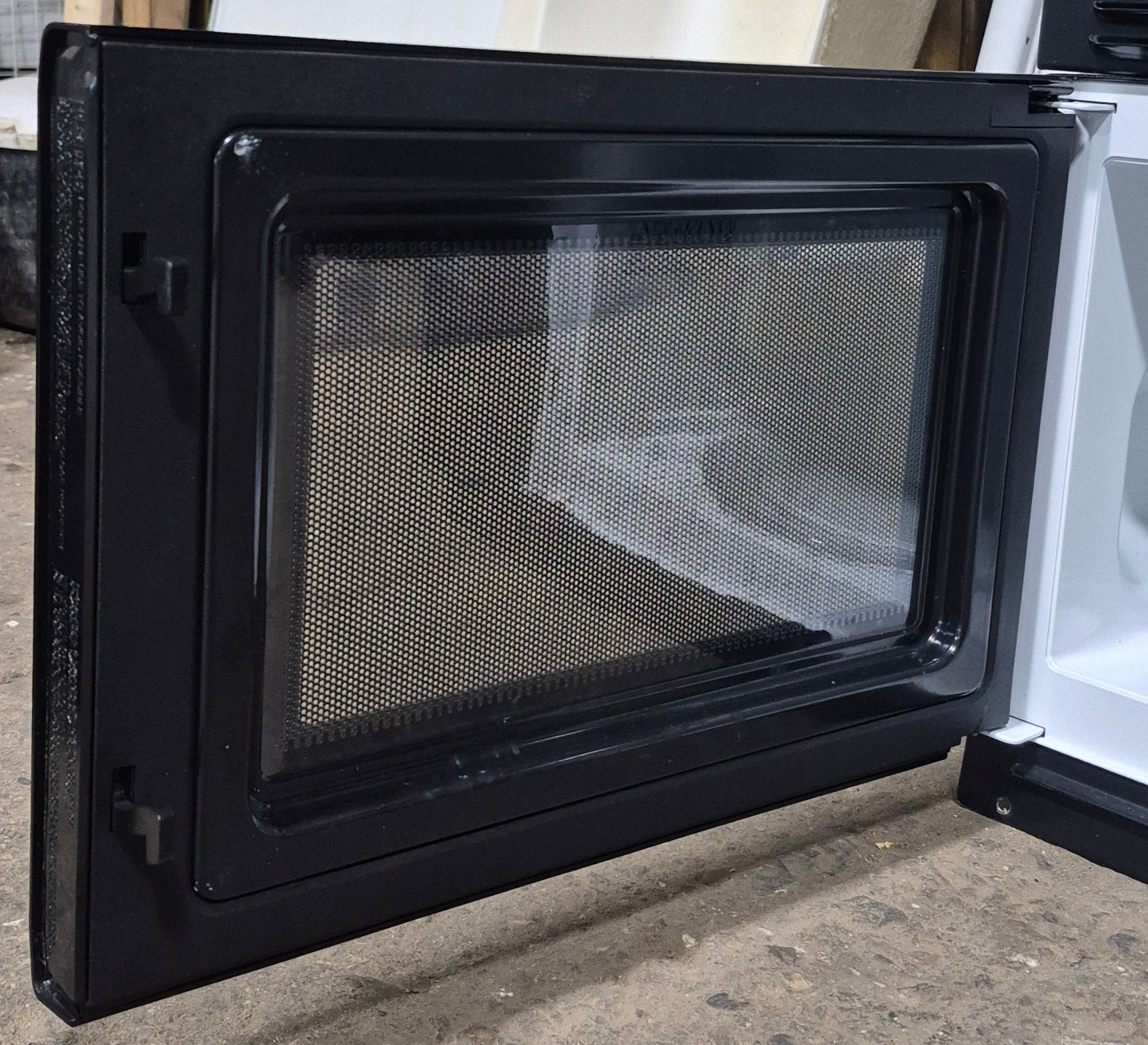 Used Dometic RV Microwave 20 1/8" W x 12 3/4" H x 14 1/2" D - Young Farts RV Parts