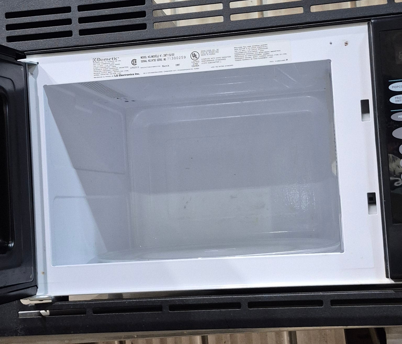 Used Dometic RV Microwave 20 3/4" W x 14 1/8" H x 14 1/4" D - Young Farts RV Parts