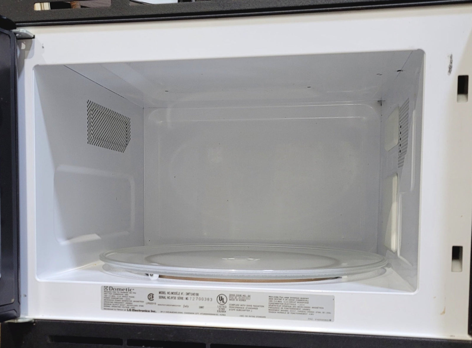 Used Dometic RV Microwave 22