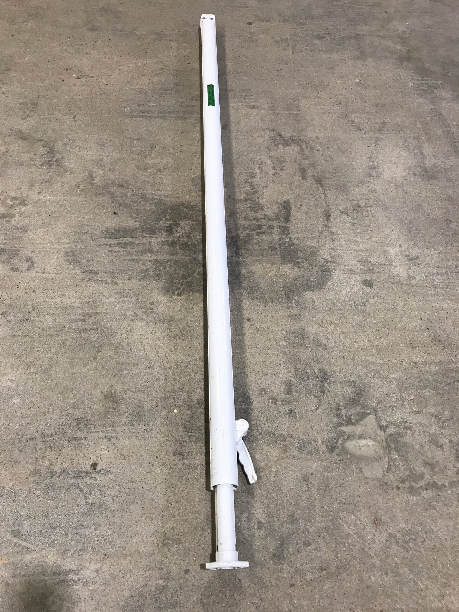 Used Dometic Sunchaser II Single Manual Arm - Young Farts RV Parts