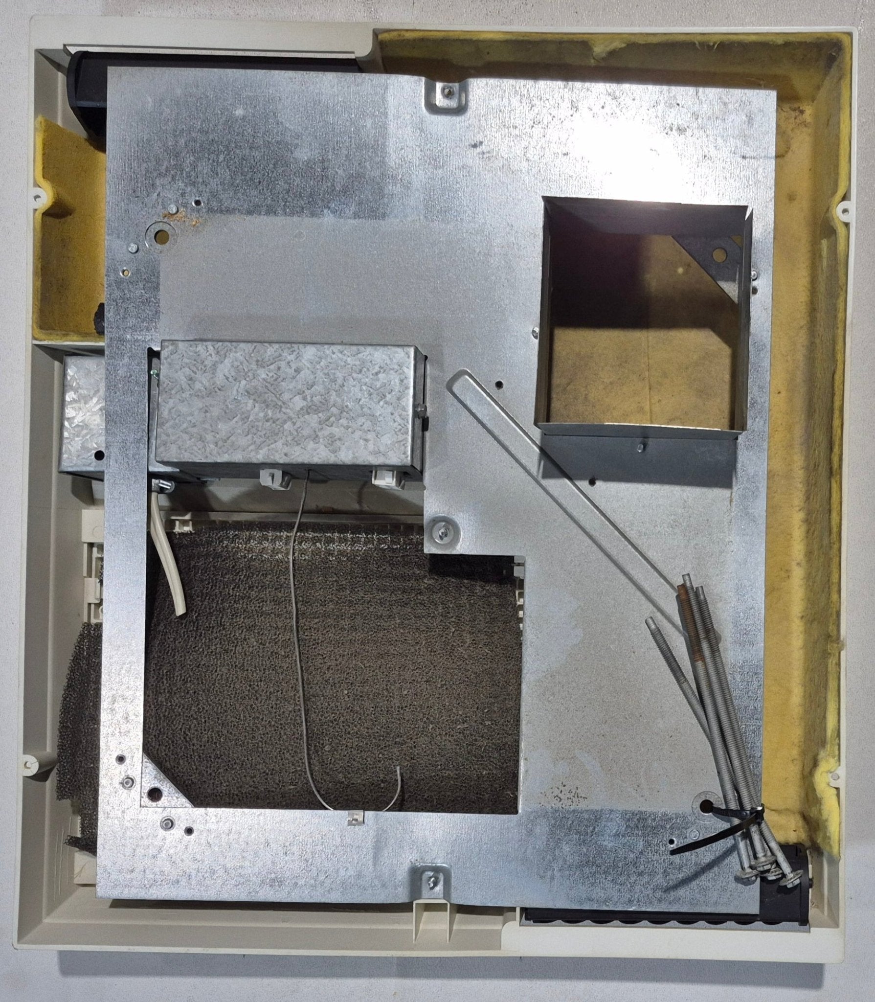 Used Duo - Therm Air Conditioner Complete 57912.622 - 11000 BTU Cool Only - Young Farts RV Parts