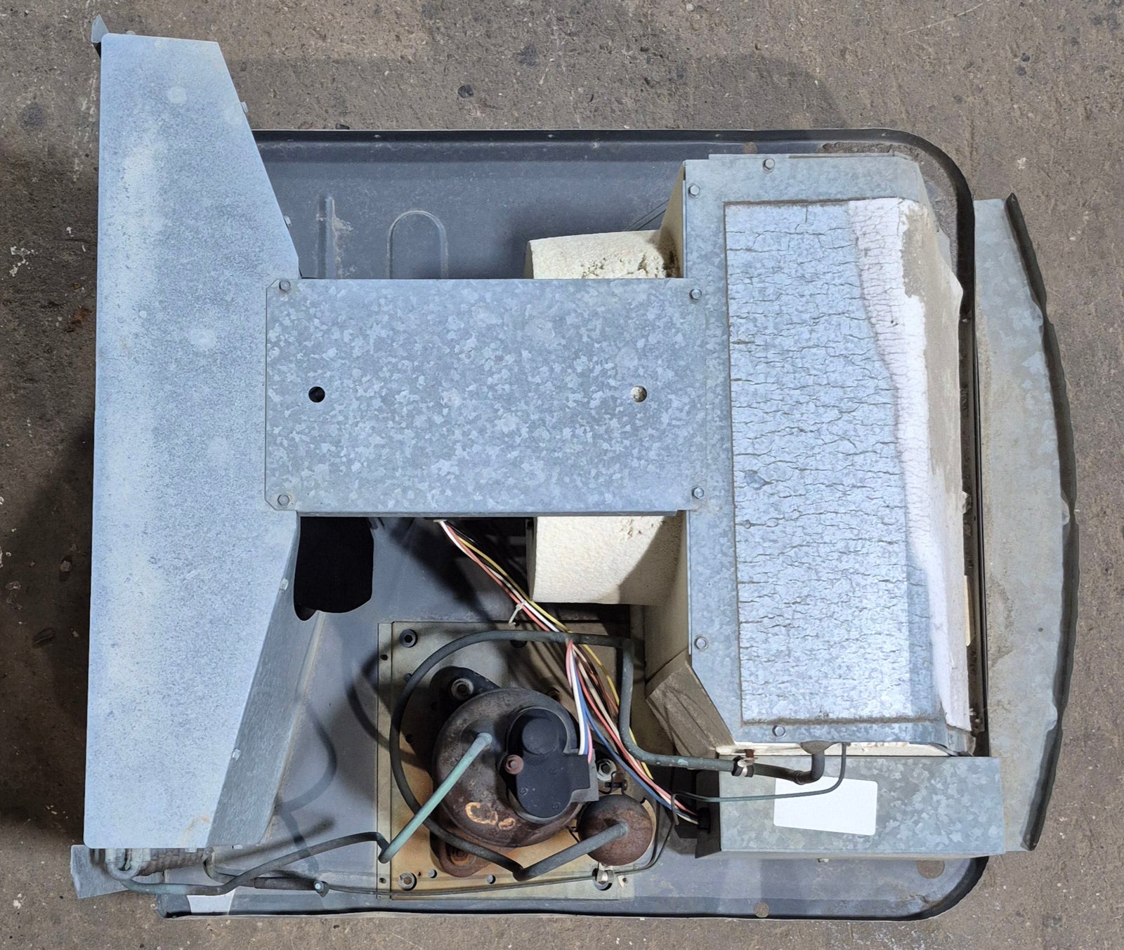 Used Duo - Therm Air conditioner Head Unit 57915.622 - 13500 BTU Cool Only - Young Farts RV Parts