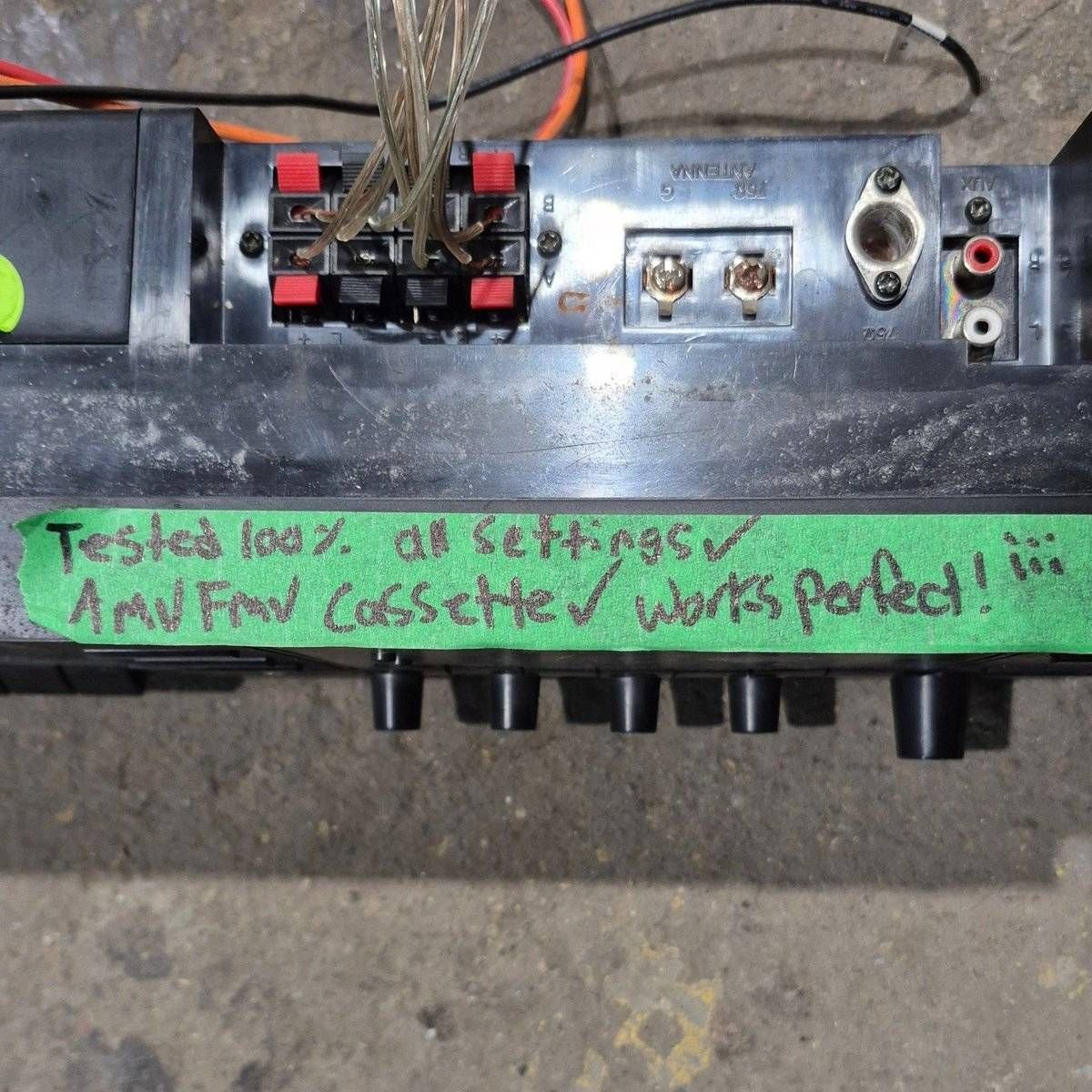 Used Executive RV Radio - 4000 - Young Farts RV Parts