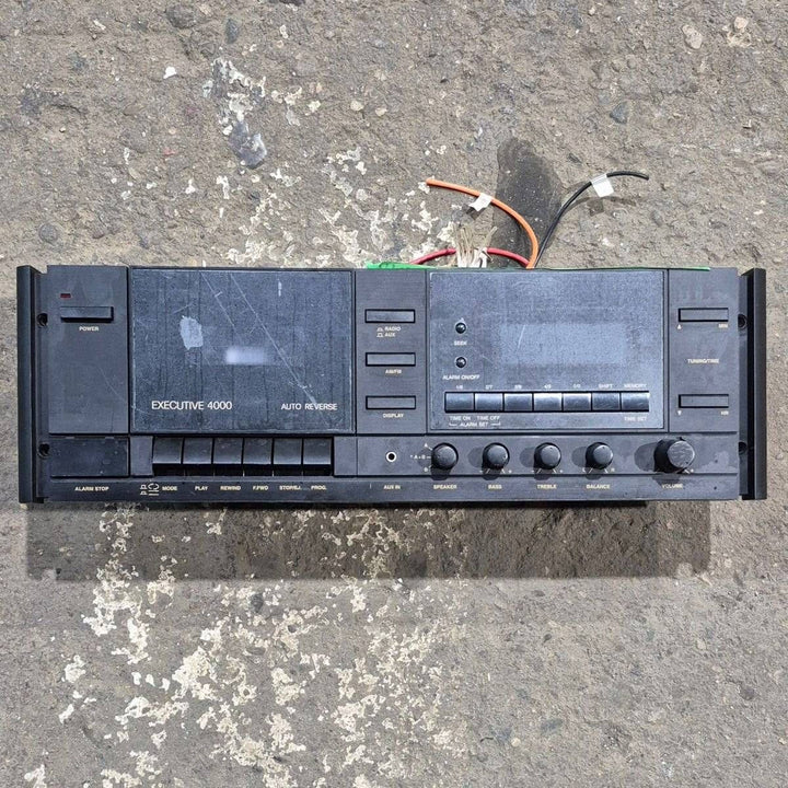 Used Executive RV Radio - 4000 - Young Farts RV Parts