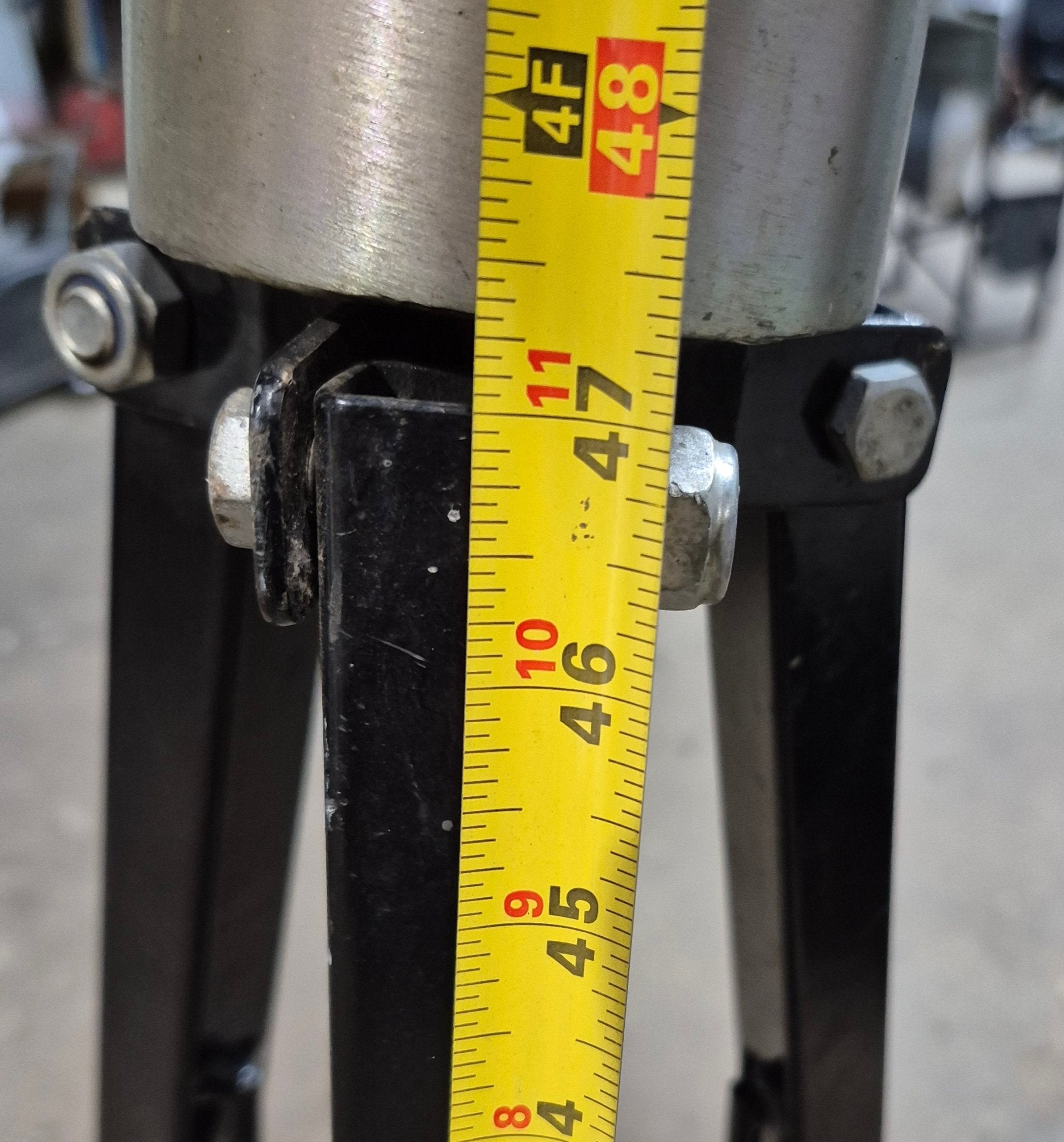 Used Fifth Wheel Tripod Stabilizer Jack - Young Farts RV Parts