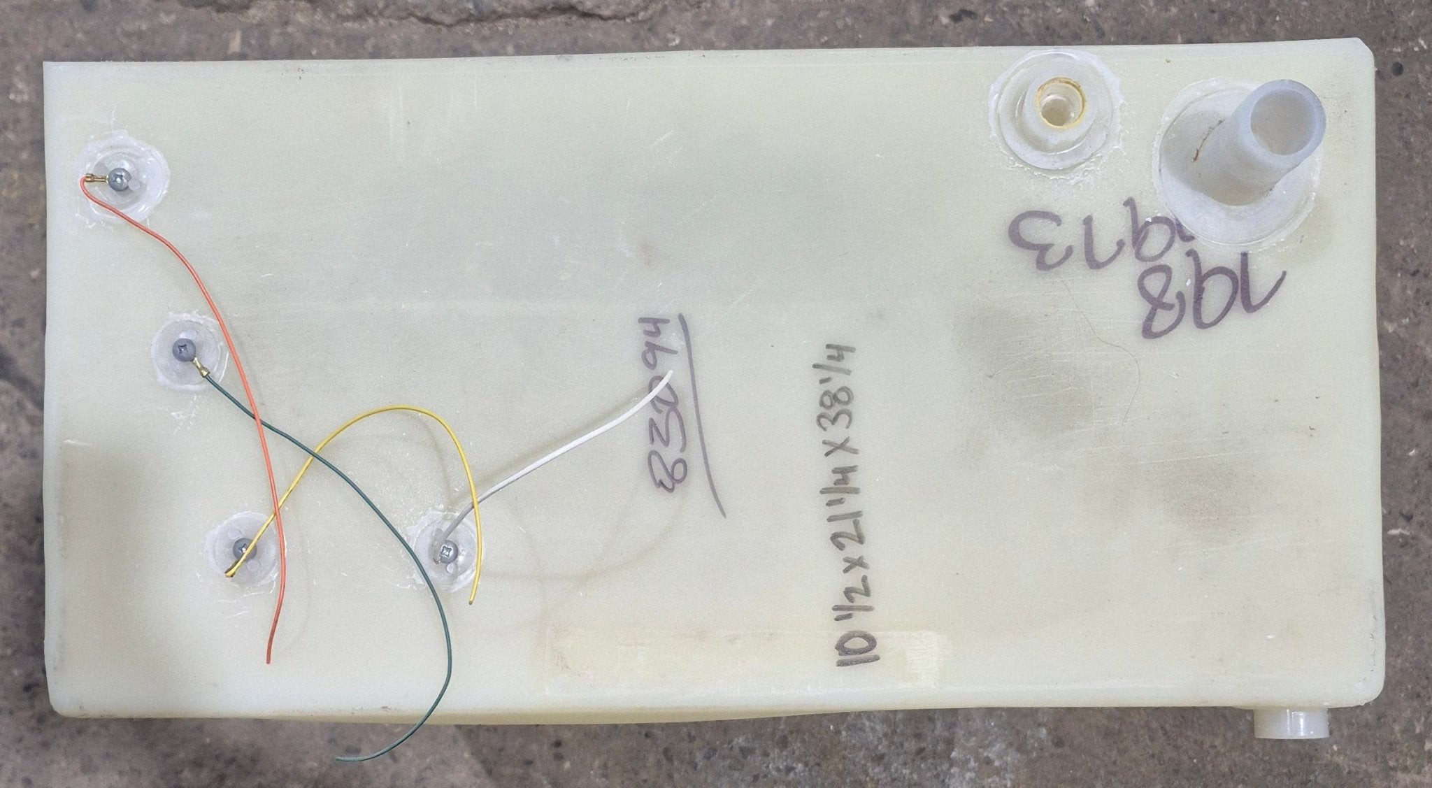 Used Fresh Water Tank 10 /2" H x 21 1/4" W x 38 1/4” L - Young Farts RV Parts