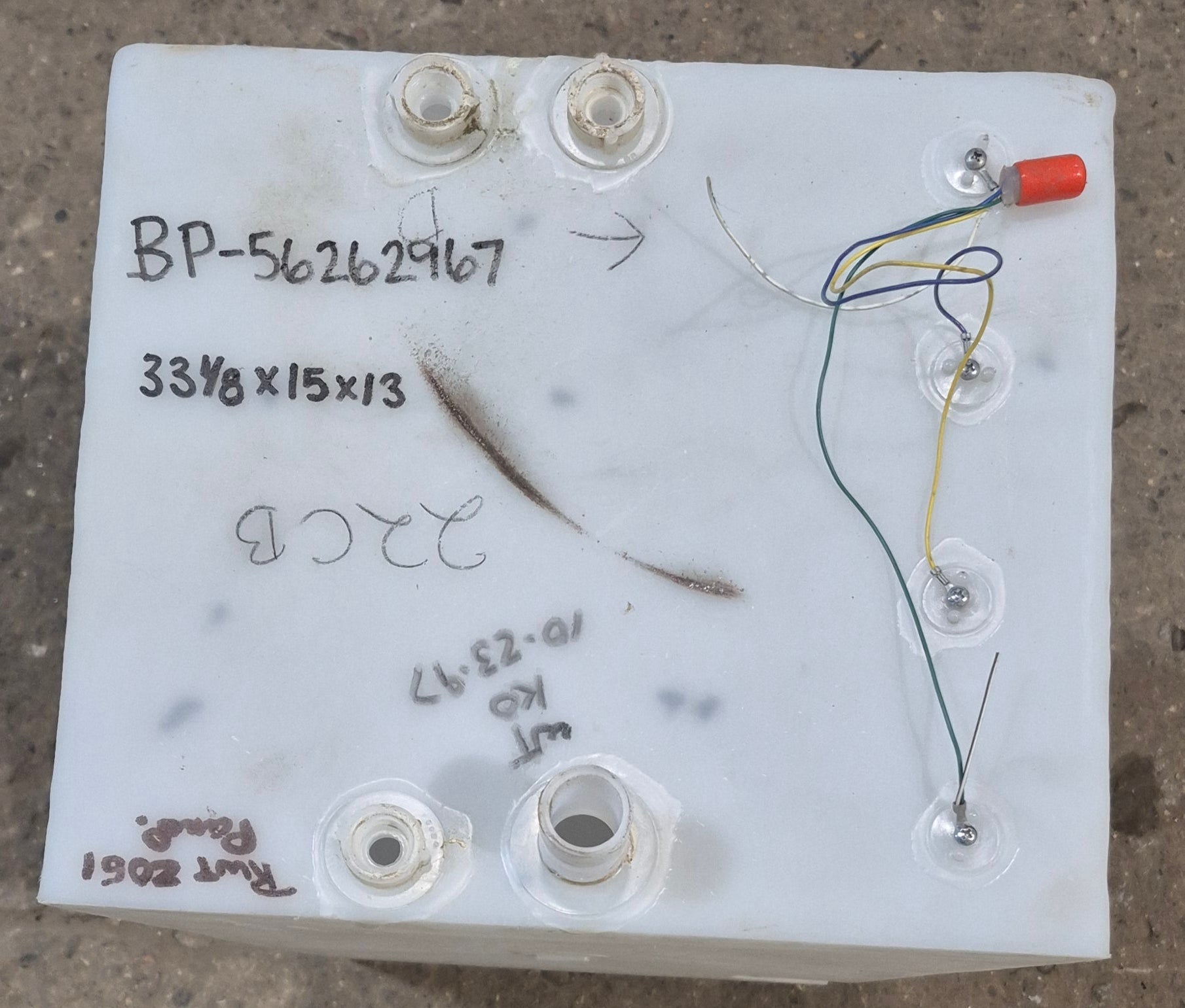 Used Fresh Water Tank 13" H x 15" W x 33 1/8” L - Young Farts RV Parts