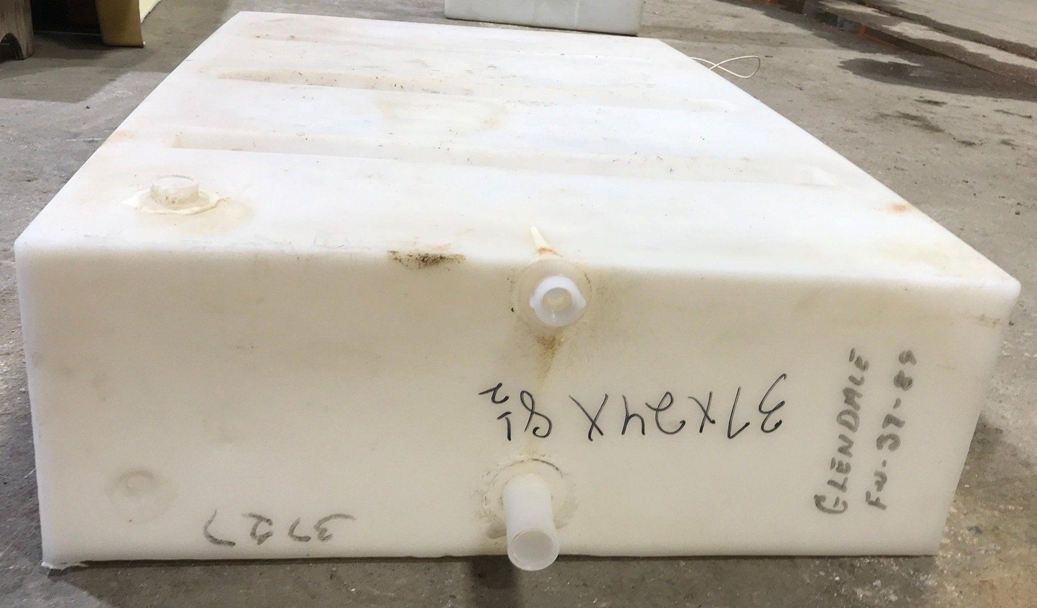 Used Fresh Water Tank 8 1/2" H x 24" W x 37” L - Young Farts RV Parts