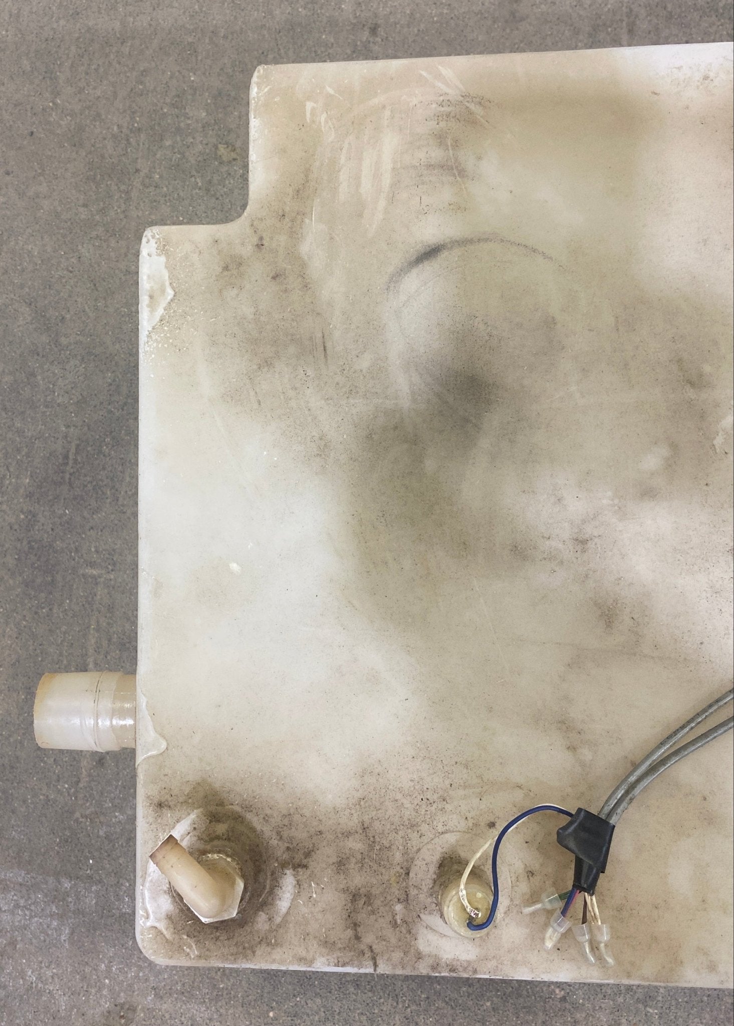 Used Fresh Water Tank 9 3/4” x 16” x 41 3/4" - Young Farts RV Parts