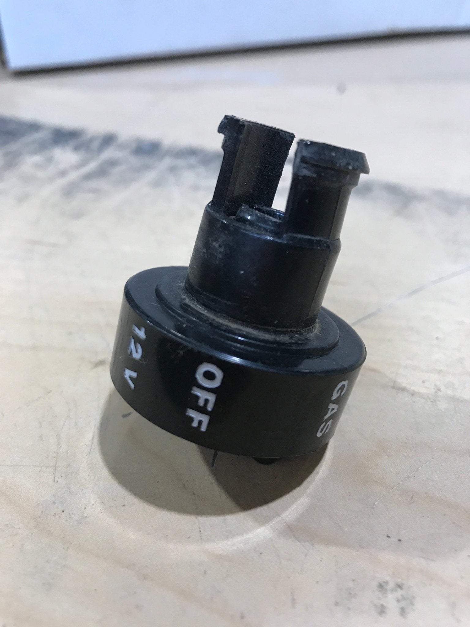 Used Fridge Knob Dometic 2007480011 12V /115V - Young Farts RV Parts