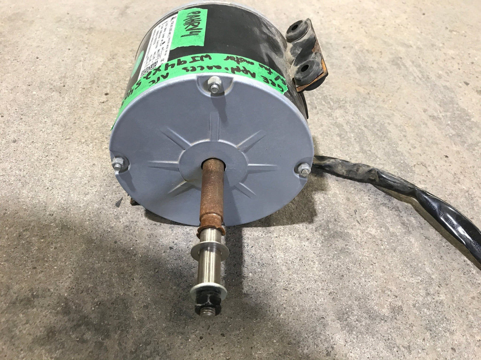 USED G&E APPLIANCES A/C FAN MOTOR WJ94X5405 - Young Farts RV Parts