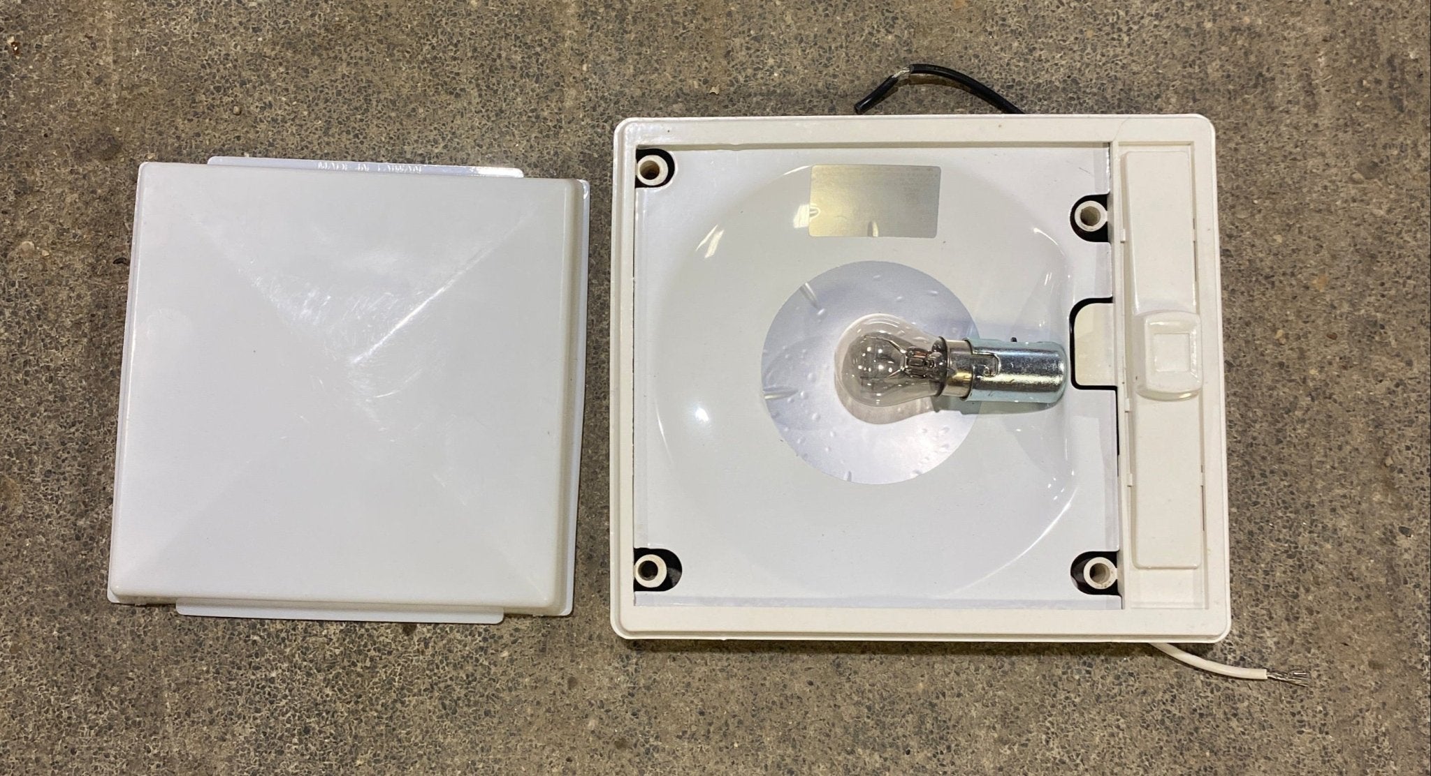 Used Light Fixture *SINGLE* PY805A / LR98156 WITH SWITCH - Young Farts RV Parts