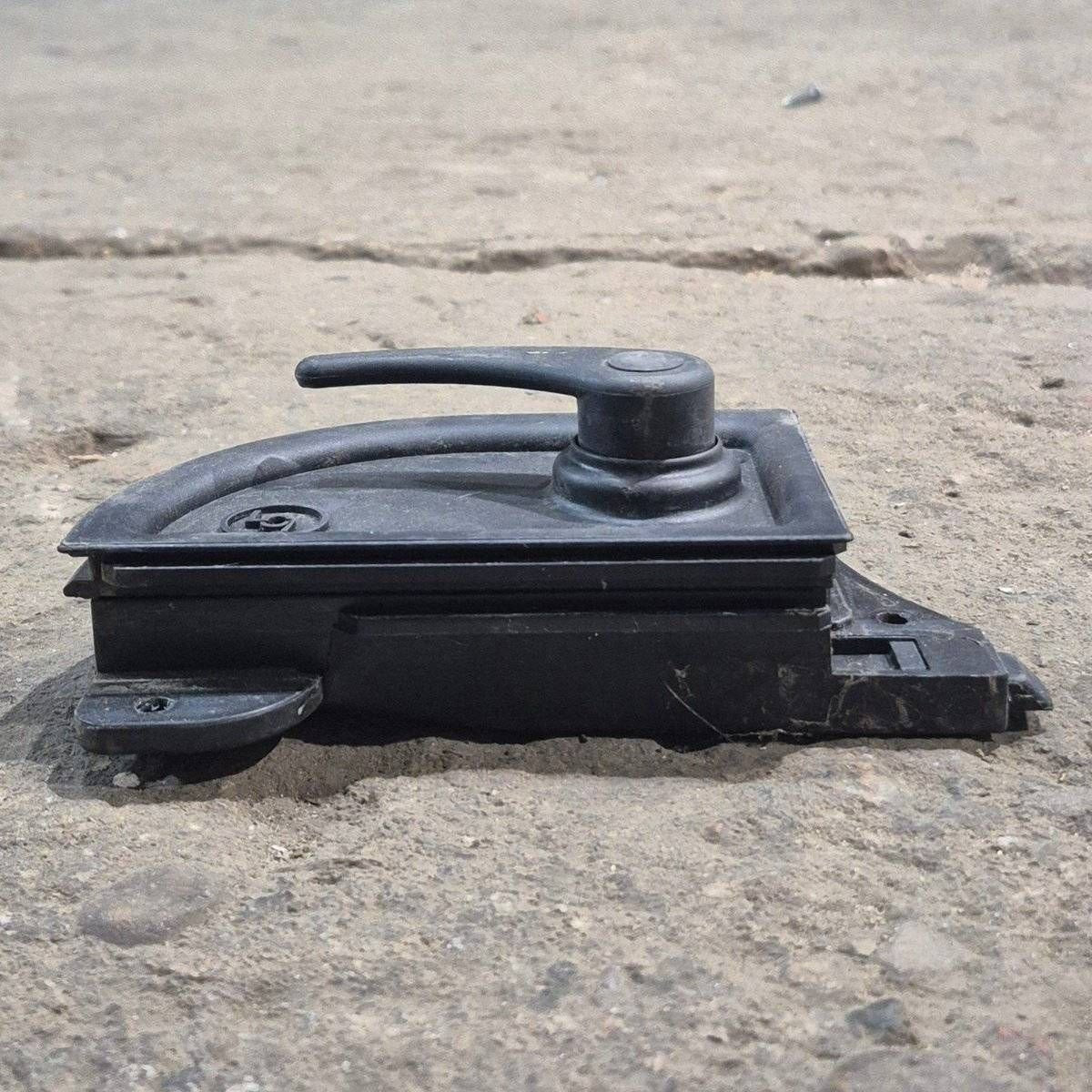 Used Lippert Screen Door Latch, Black - RP-1105 - Young Farts RV Parts