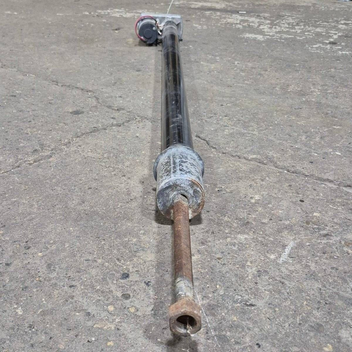 Used Lippert Slide Out Motor With 40" Actuator, 18:1 - 168956 , 8532 - 18HT - Young Farts RV Parts