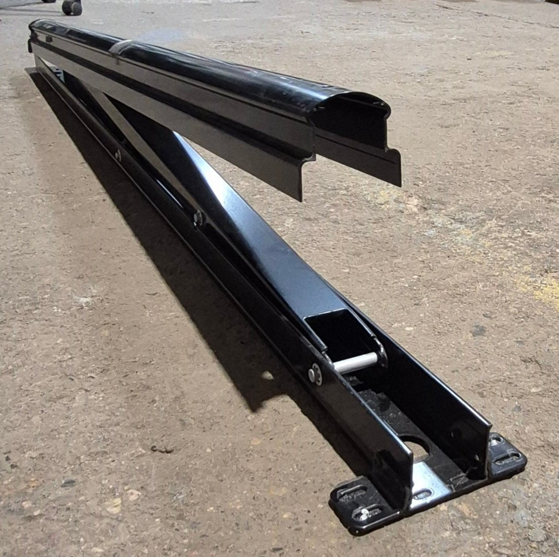 Used Lippert Solera 3000 Power Awning Arm, LH Idler (Non - Power Side) Short, 58 1/2