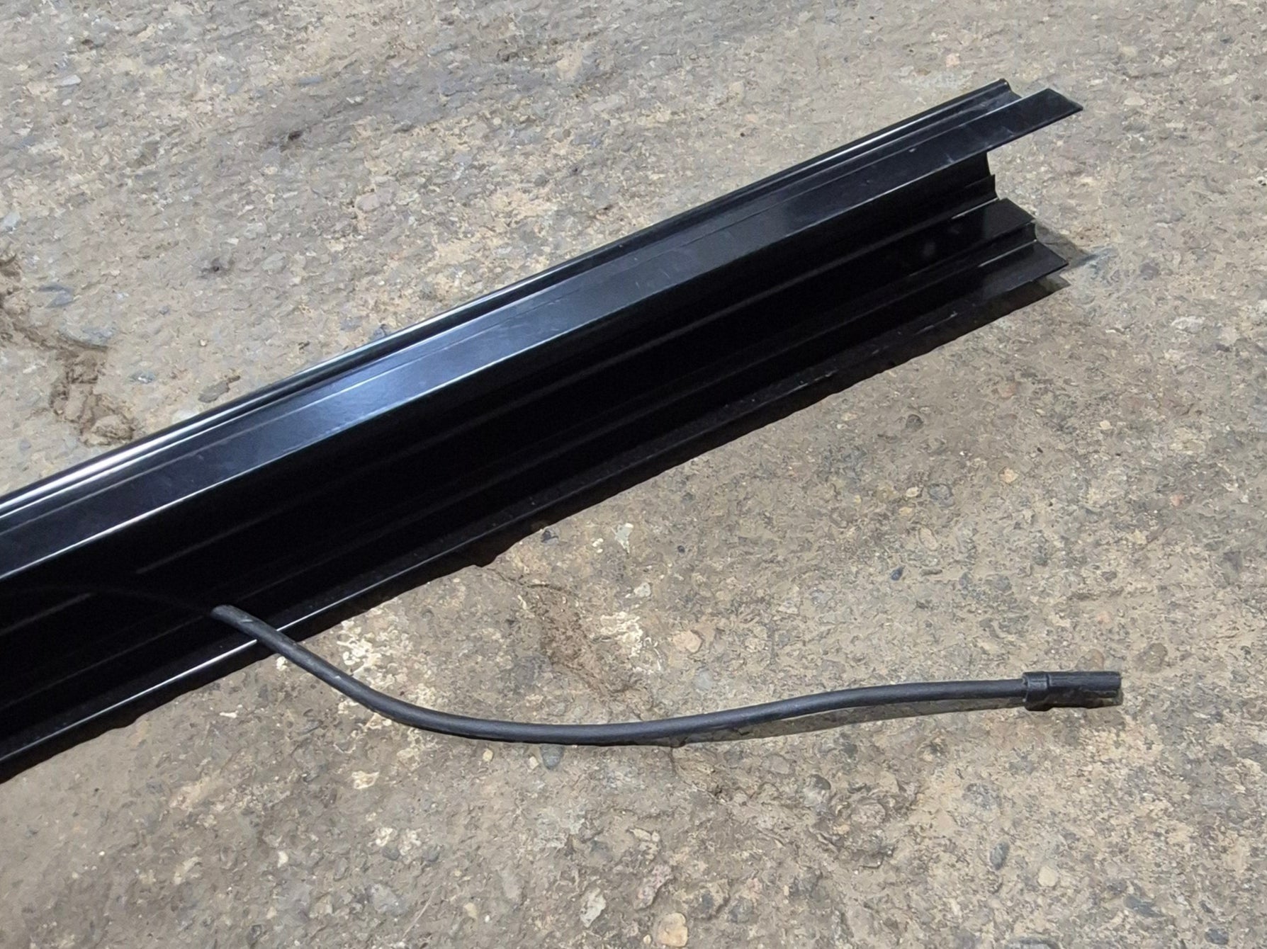 Used Lippert Solera 3000 Power Awning Arm, RH Motor (Power Side) Short, 58 1/2", Pitched - 295743 - Young Farts RV Parts