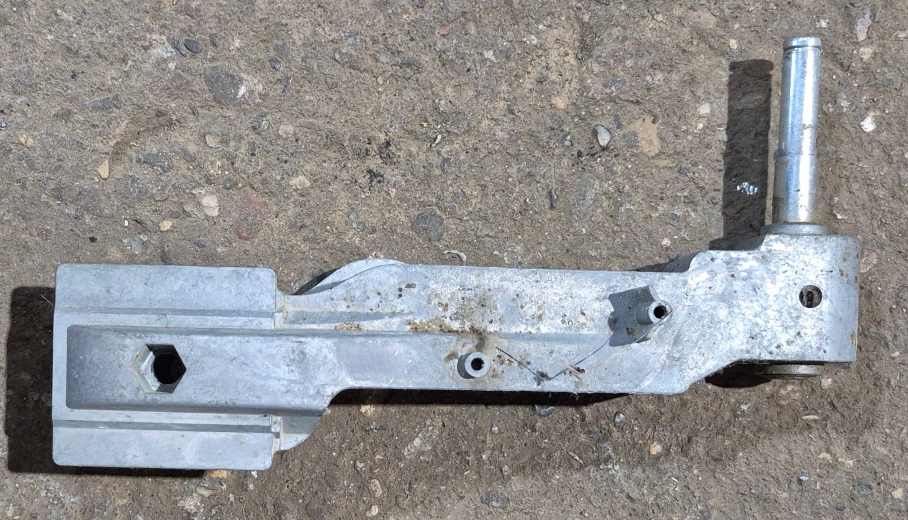 Used Lippert Solera Idler Regal Head Mount - 643916 - Young Farts RV Parts