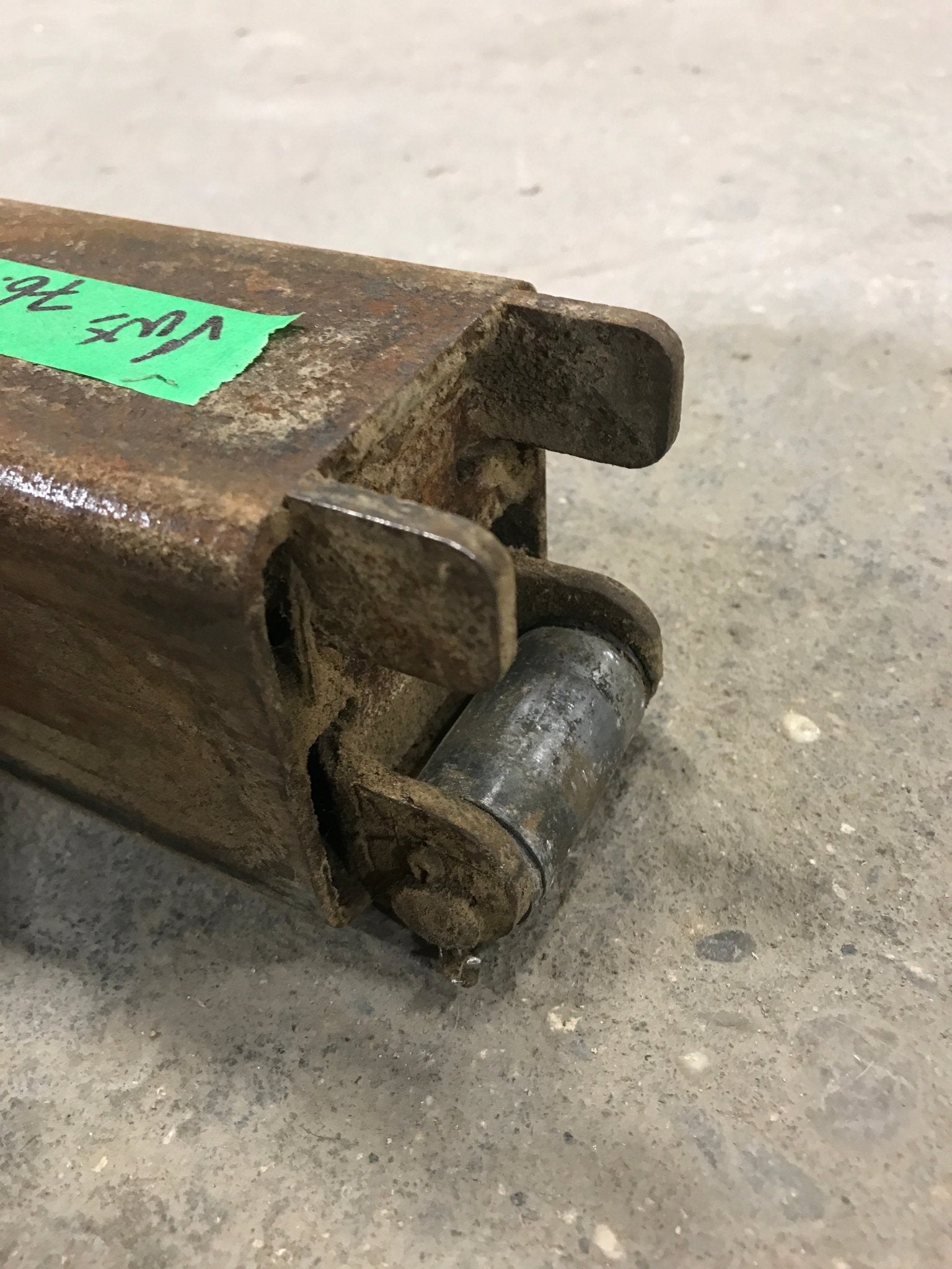 Used Living Room Slide Inner Rail - Young Farts RV Parts