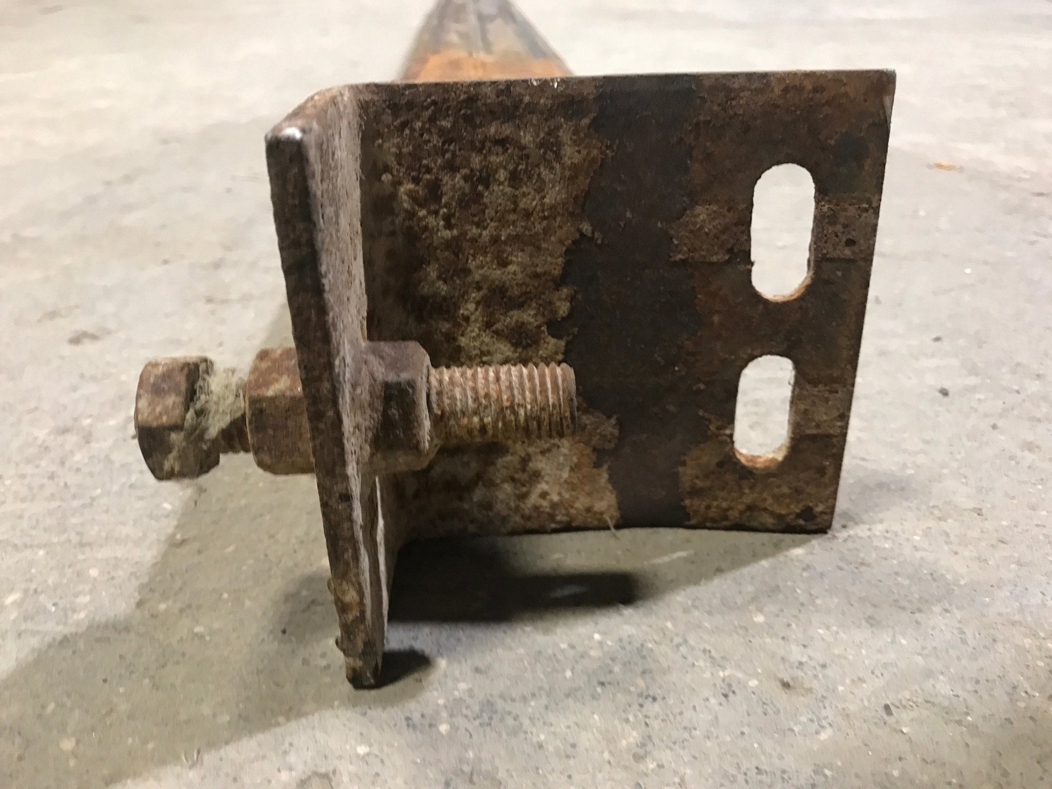 Used Living Room Slide Inner Rail - Young Farts RV Parts