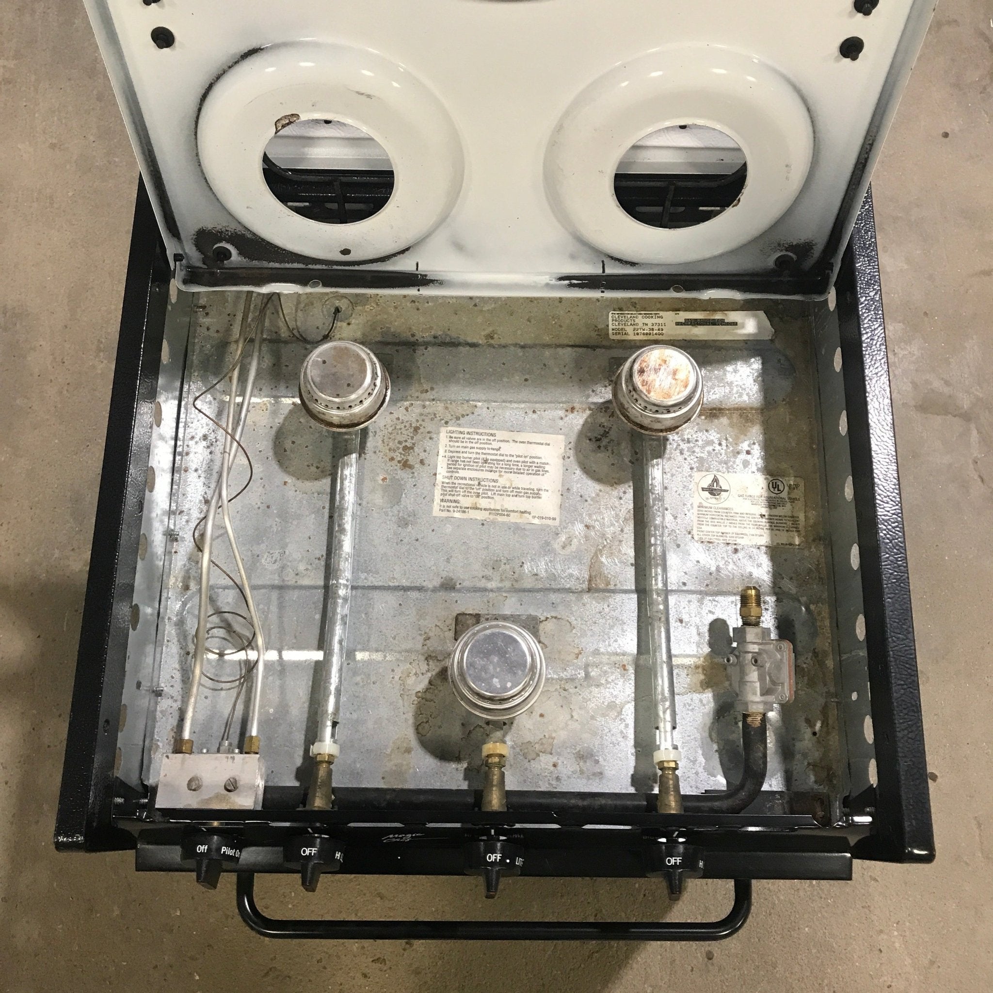 Used Magic Chef 3 Burner RV Range / Cooktop 22TW - 3B - 49 - Young Farts RV Parts