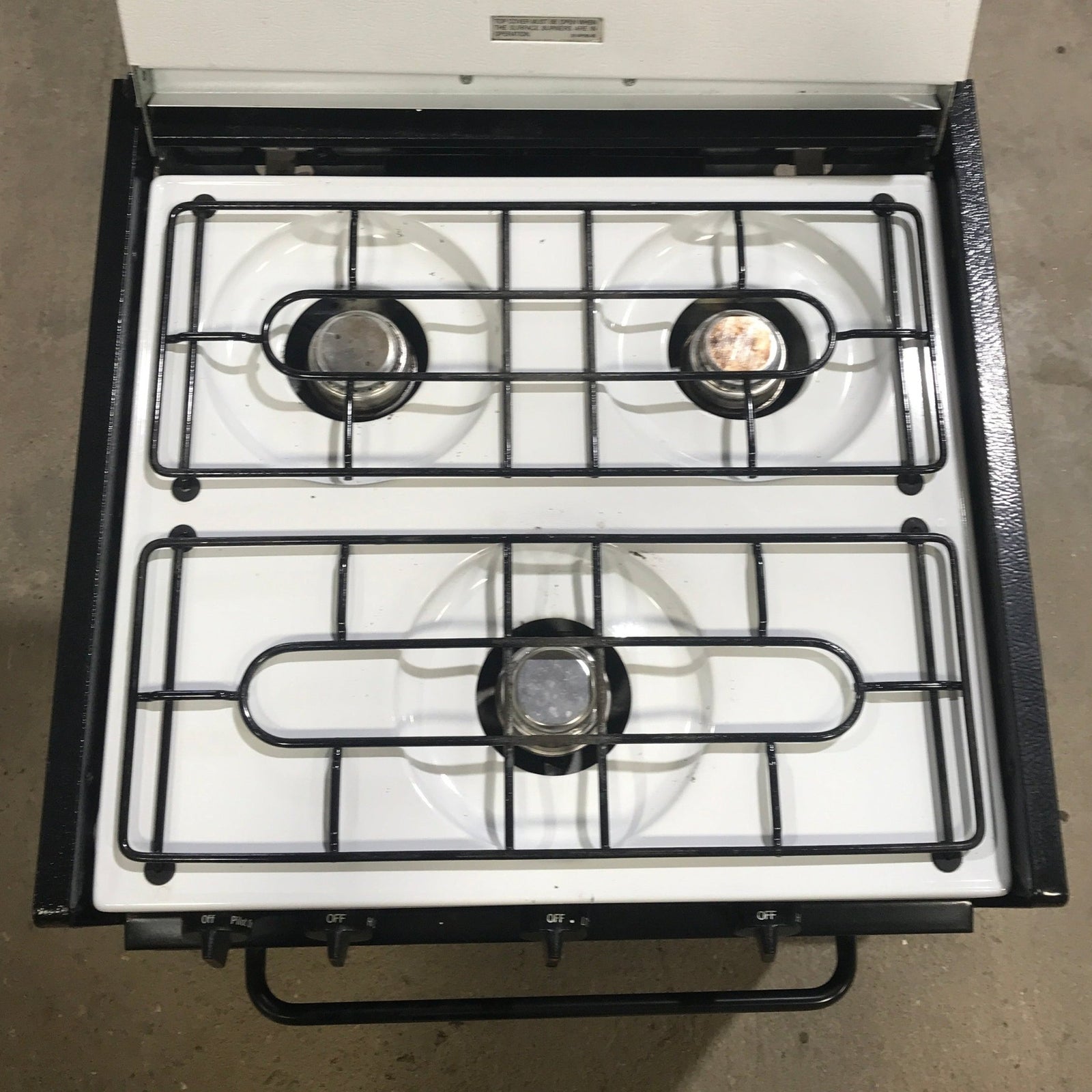 Used Magic Chef 3 Burner RV Range / Cooktop 22TW - 3B - 49 - Young Farts RV Parts