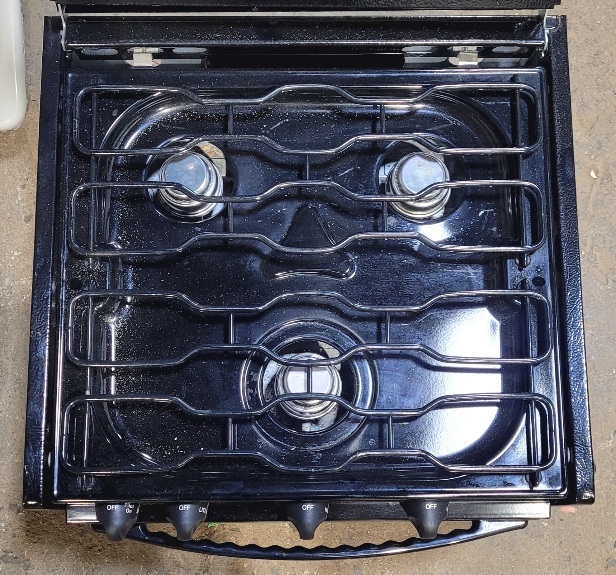 Used Magic Chef 3 Burner RV Range / Cooktop - CLY1610BDB - Young Farts RV Parts