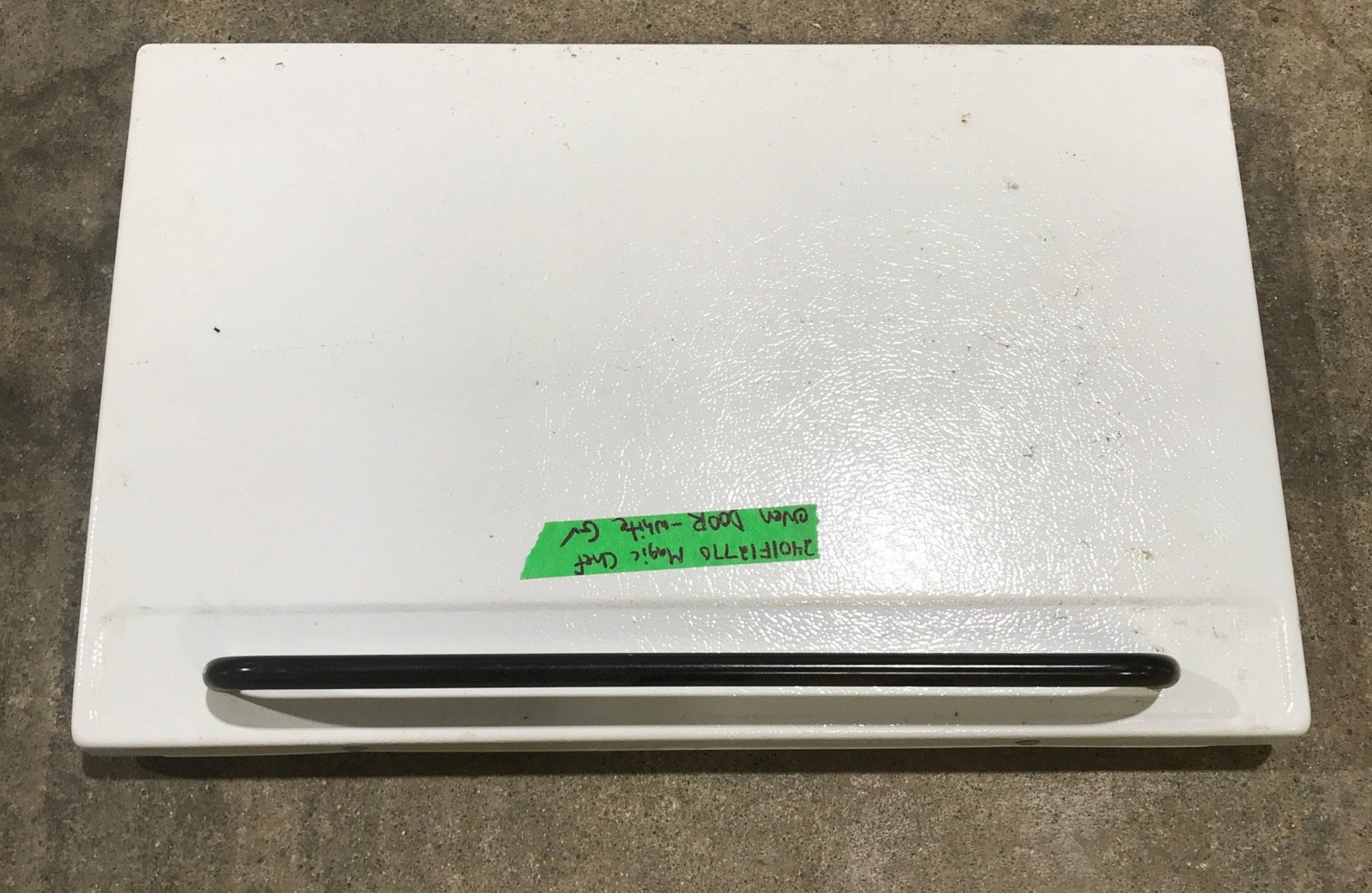 Used Magic Chef Oven Door 2401F12770 - 12001180 WHITE - Young Farts RV Parts