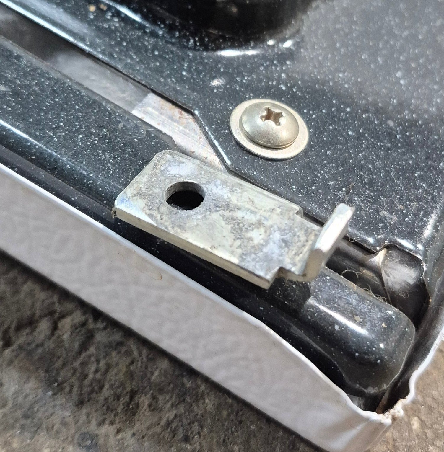 Used Magic Chef Oven Door, White Faceplate, 19 1/2" x 12 1/2" - 2401F12671 - Young Farts RV Parts