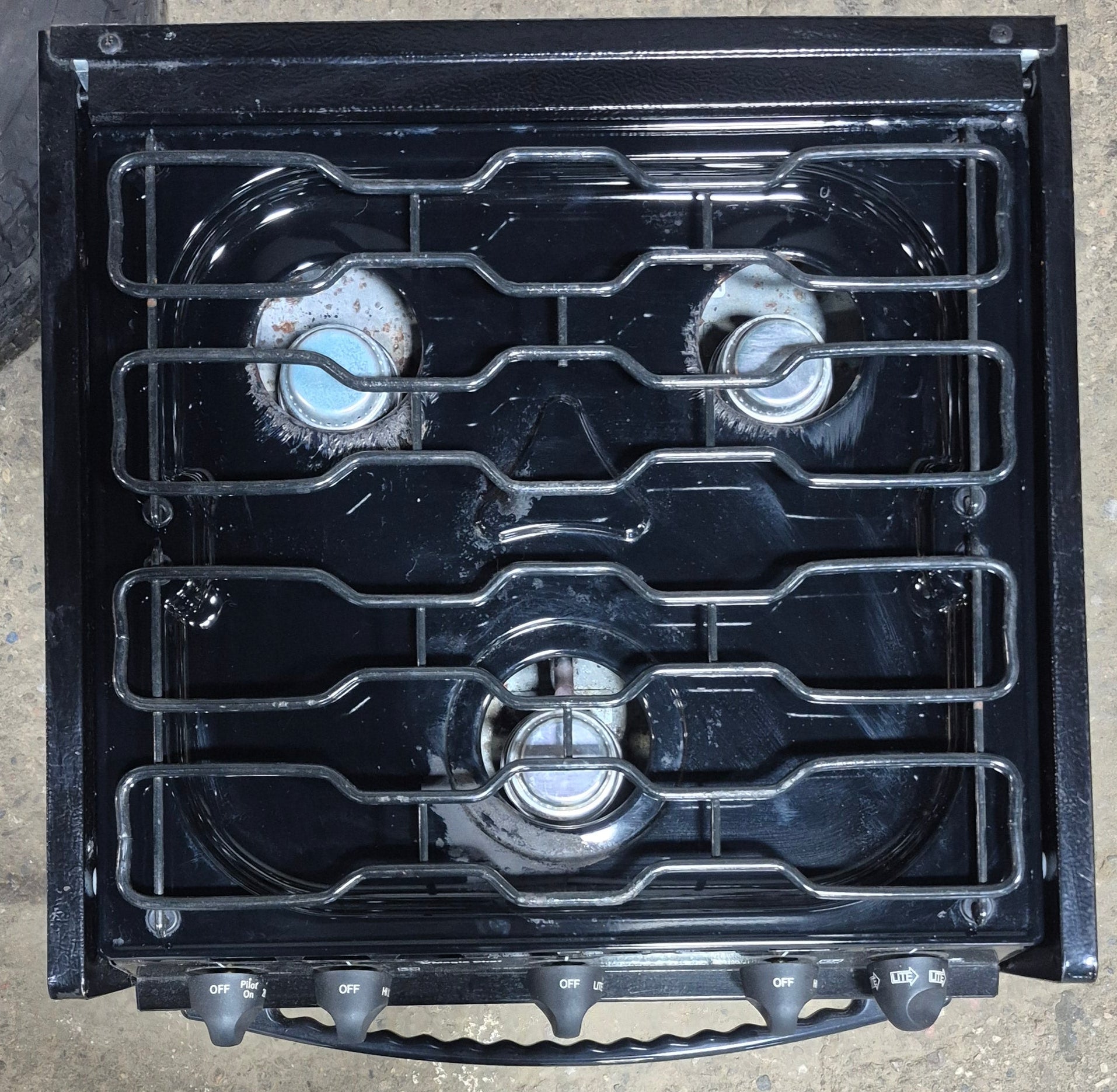 Used Magic Chef range stove 3-burner 22” H - CLY2220BDB - Young Farts RV Parts