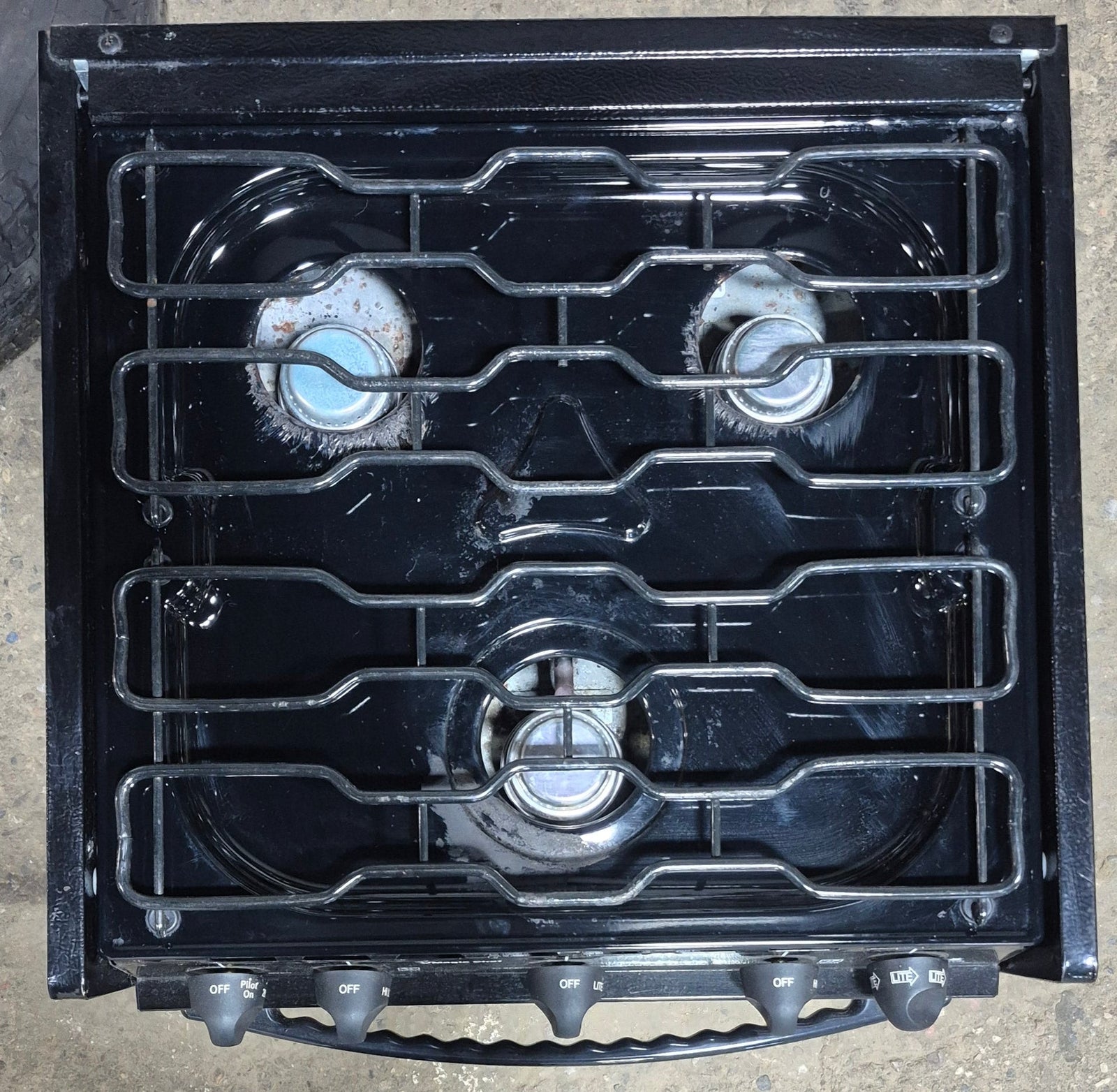 Used Magic Chef range stove 3-burner 22” H - CLY2220BDB - Young Farts RV Parts