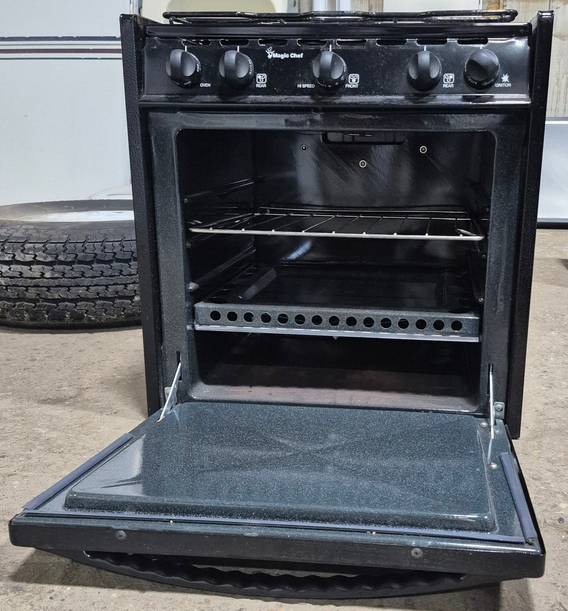 Used Magic Chef range stove 3-burner 22” H - CLY2220BDB - Young Farts RV Parts