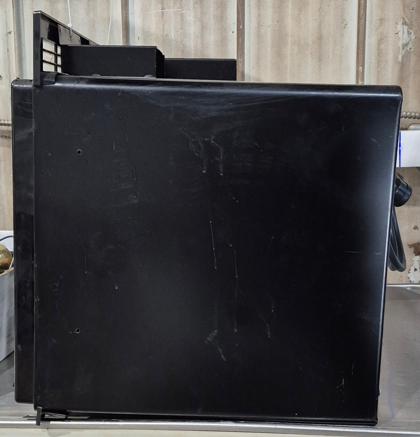 Used Magic Chef RV Microwave - 21 3/4