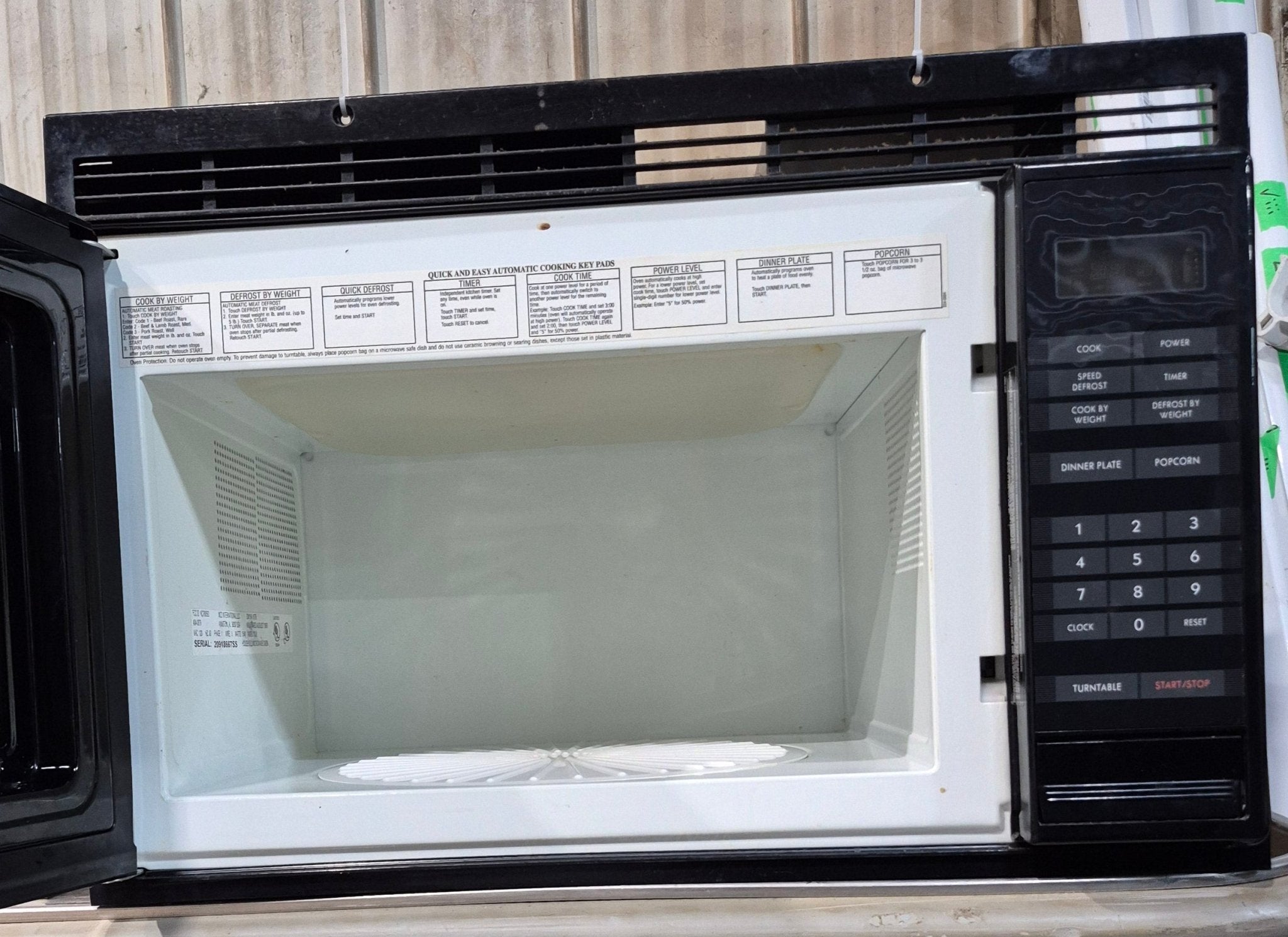 Used Magic Chef RV Microwave - 21 3/4" W x 13 3/4" H x 12 1/2" D - Young Farts RV Parts