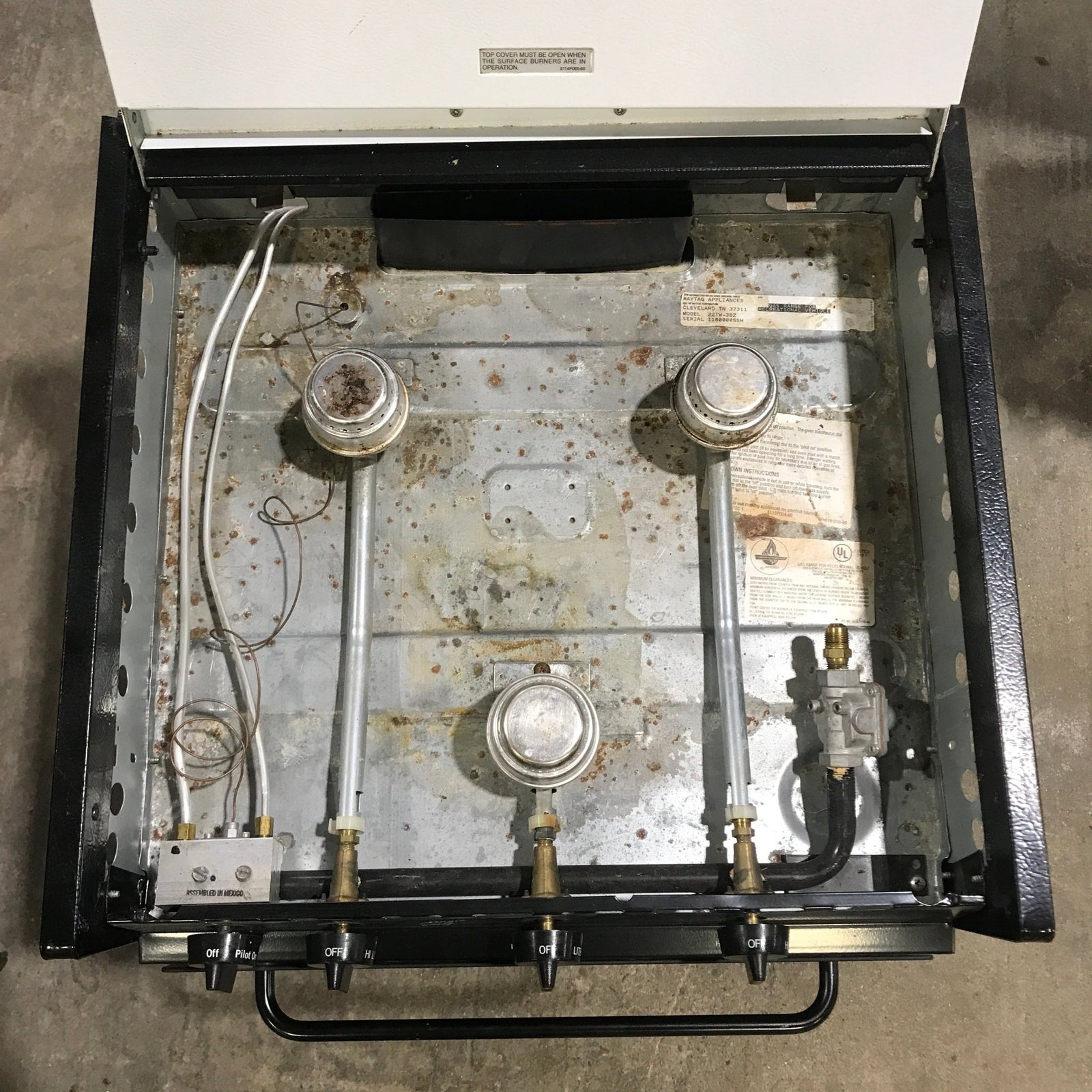 Used Magic Chef RV Range, 3 Burner - 22TW - 3BZ - Young Farts RV Parts