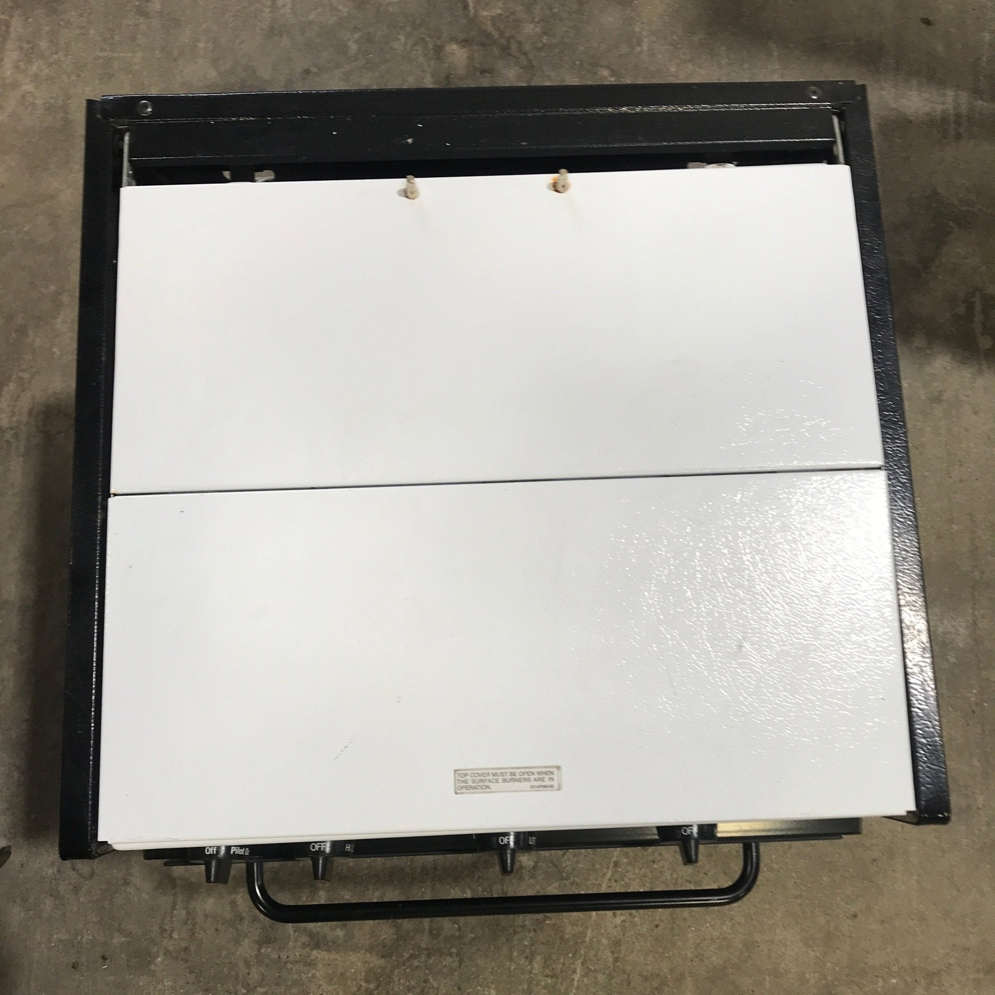 Used Magic Chef RV Range, 3 Burner - 22TW - 3BZ - Young Farts RV Parts