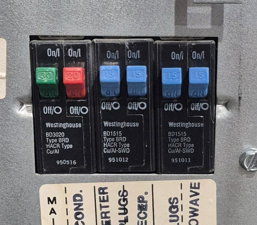 Used Magnetek 32 AMP Converter - Series 6300 A , Model 6332 - Young Farts RV Parts